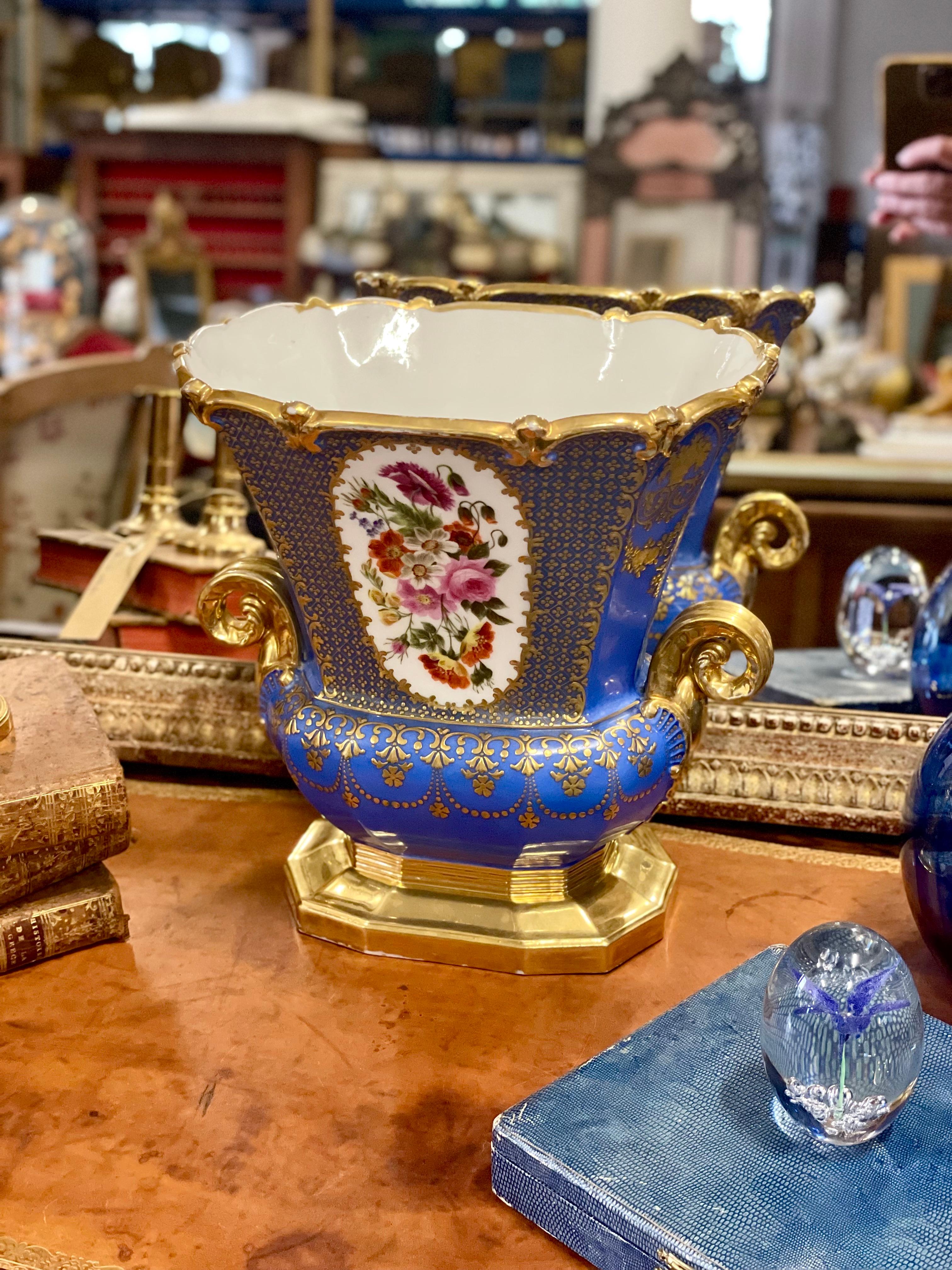 Grande vaso blu cobalto Opulent Porcelaine de Paris del XIX secolo in vendita 4