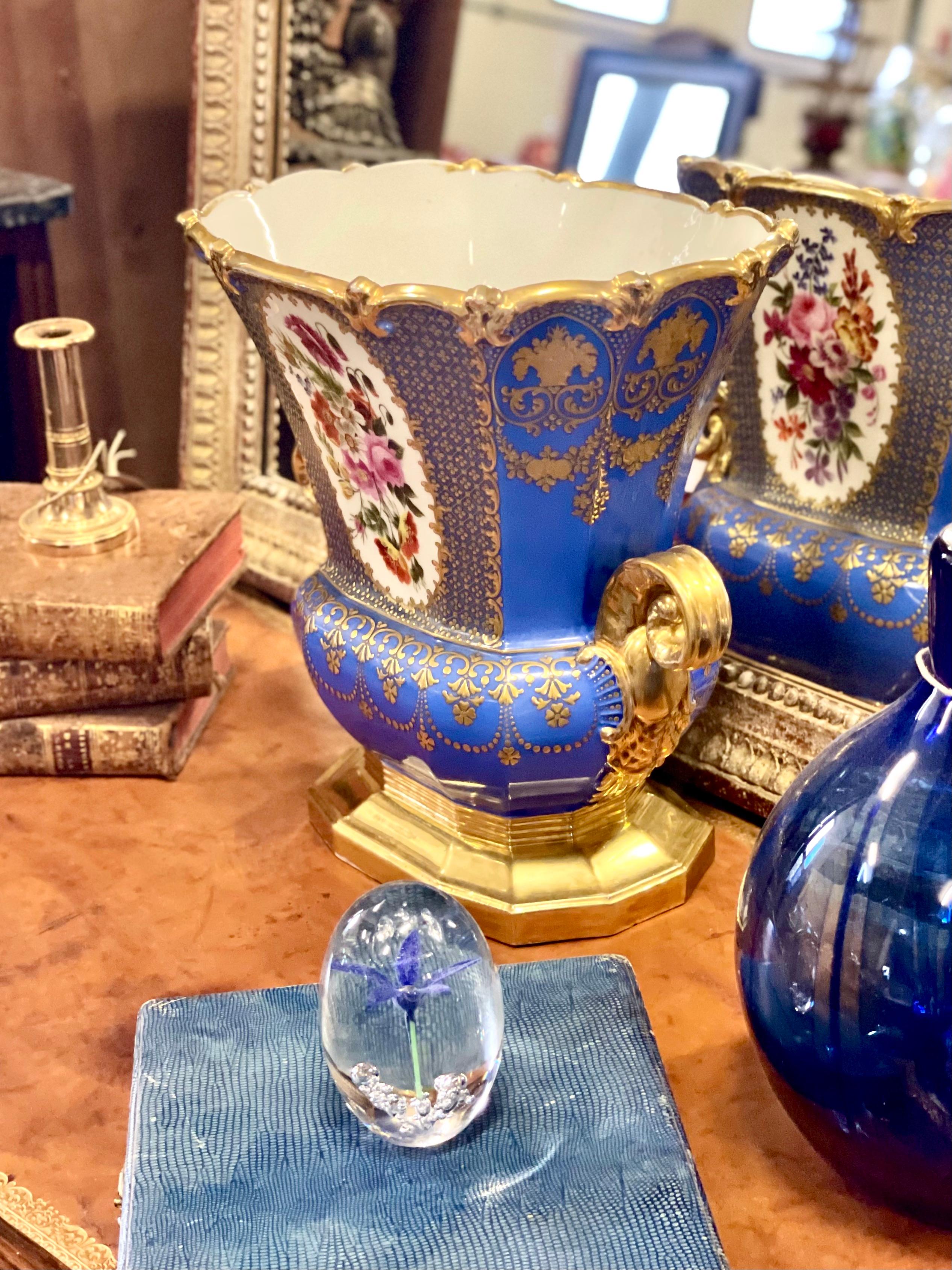 Grande vaso blu cobalto Opulent Porcelaine de Paris del XIX secolo in vendita 5