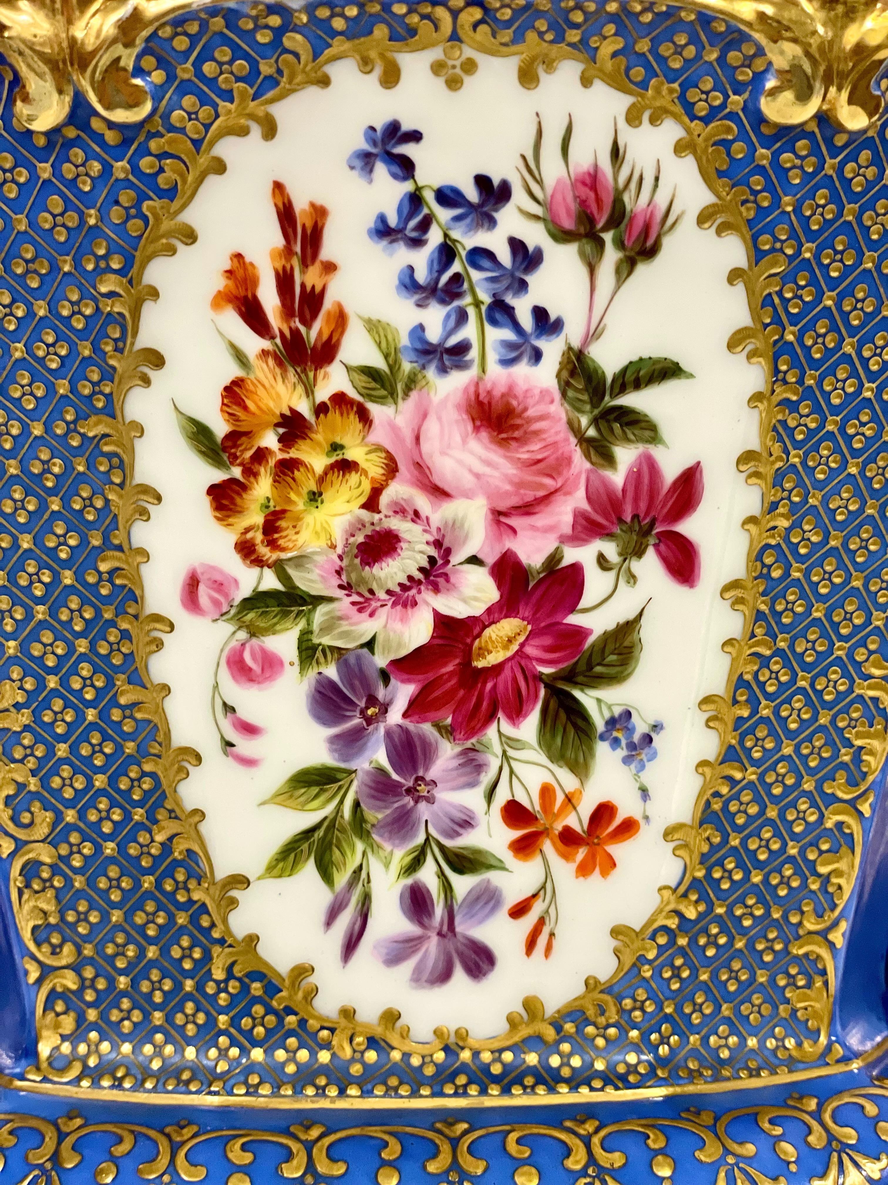 Francese Grande vaso blu cobalto Opulent Porcelaine de Paris del XIX secolo in vendita