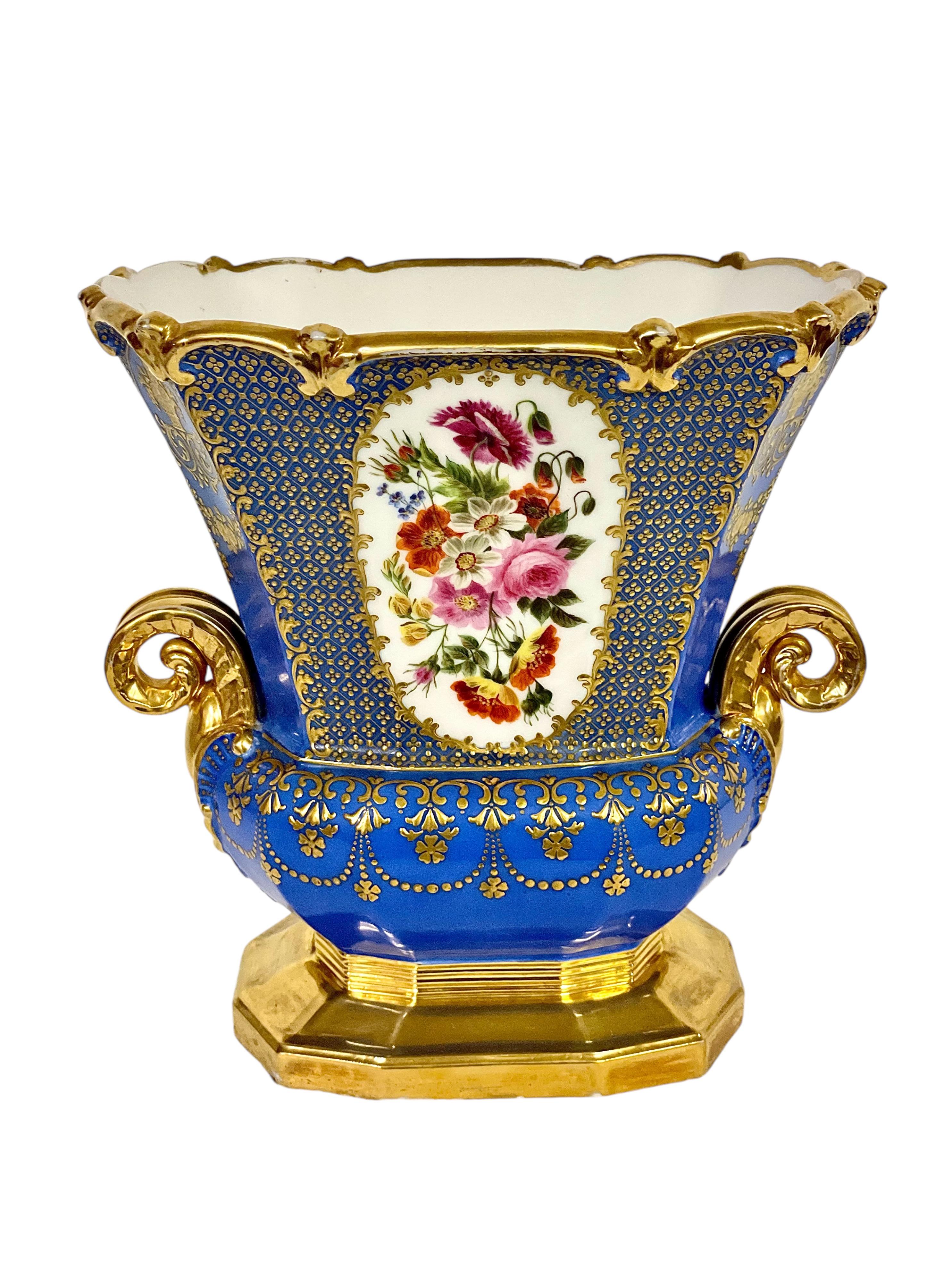 Grande vaso blu cobalto Opulent Porcelaine de Paris del XIX secolo In condizioni buone in vendita a LA CIOTAT, FR