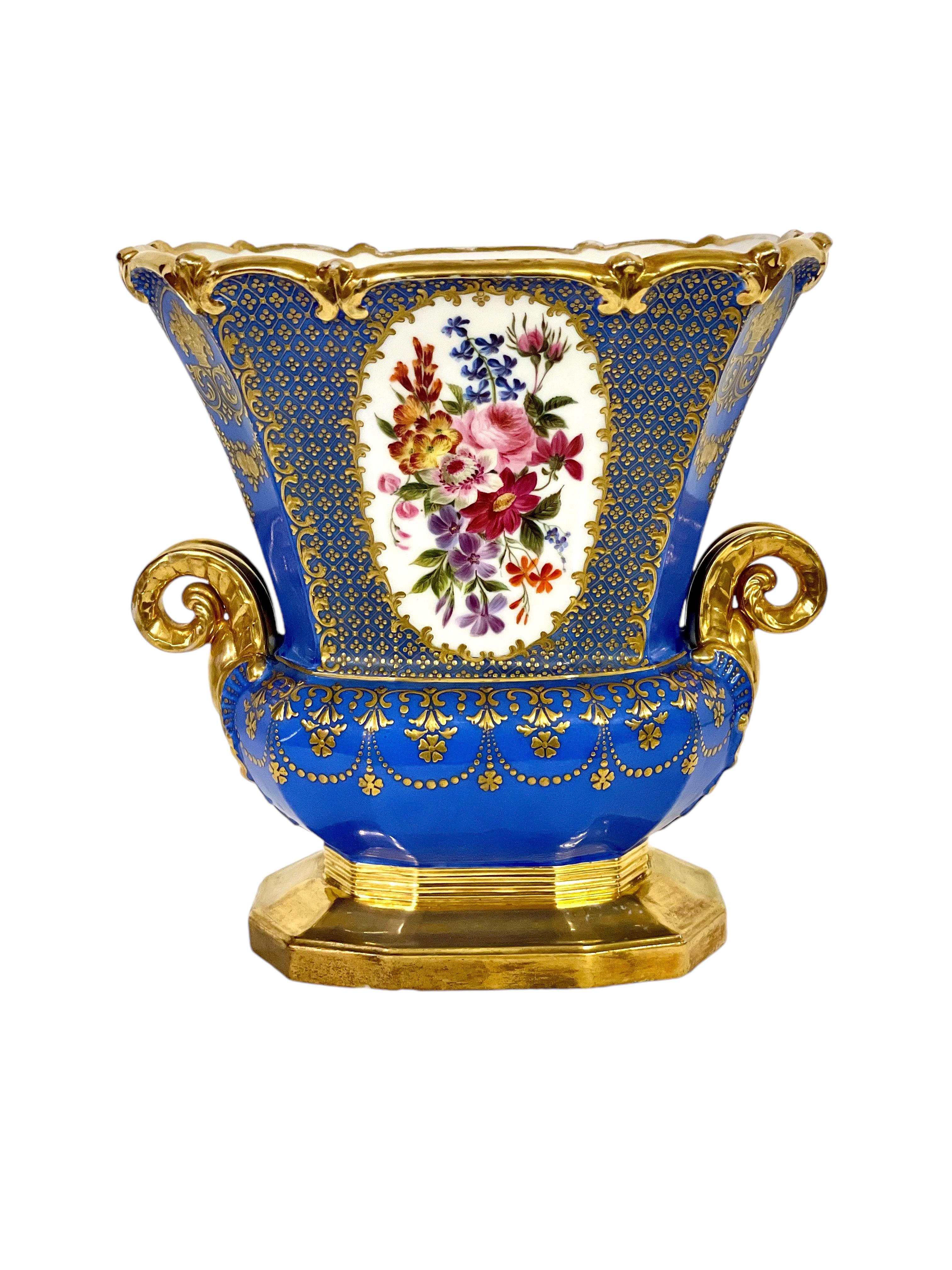 Porcellana Grande vaso blu cobalto Opulent Porcelaine de Paris del XIX secolo in vendita