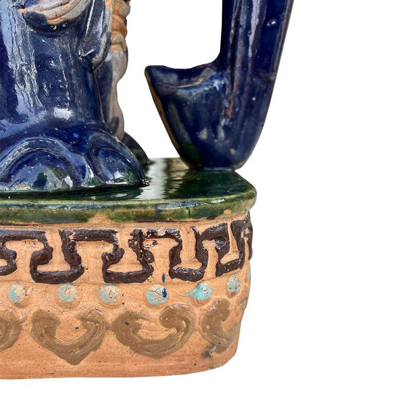 Cineserie Grande sgabello o tavolino da giardino con elefante in ceramica blu e verde di Chinoiserie in vendita