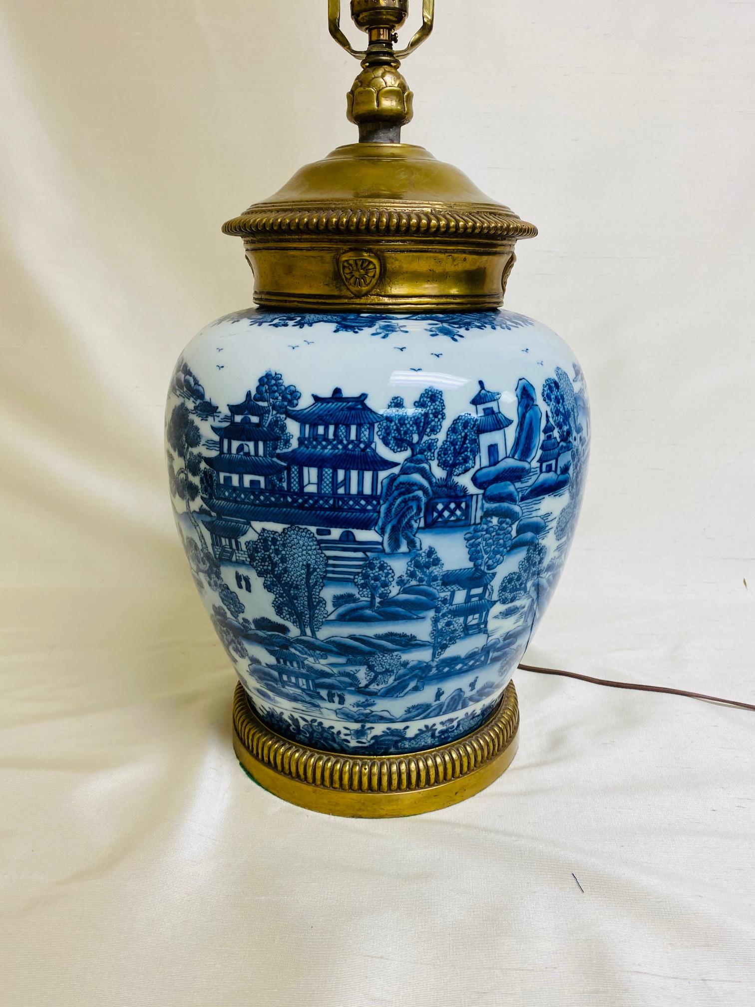 Large and Decorative Blue and White Chinese Export Vase with Ormolu Mounts as Lamp
Late 20th century
18.5