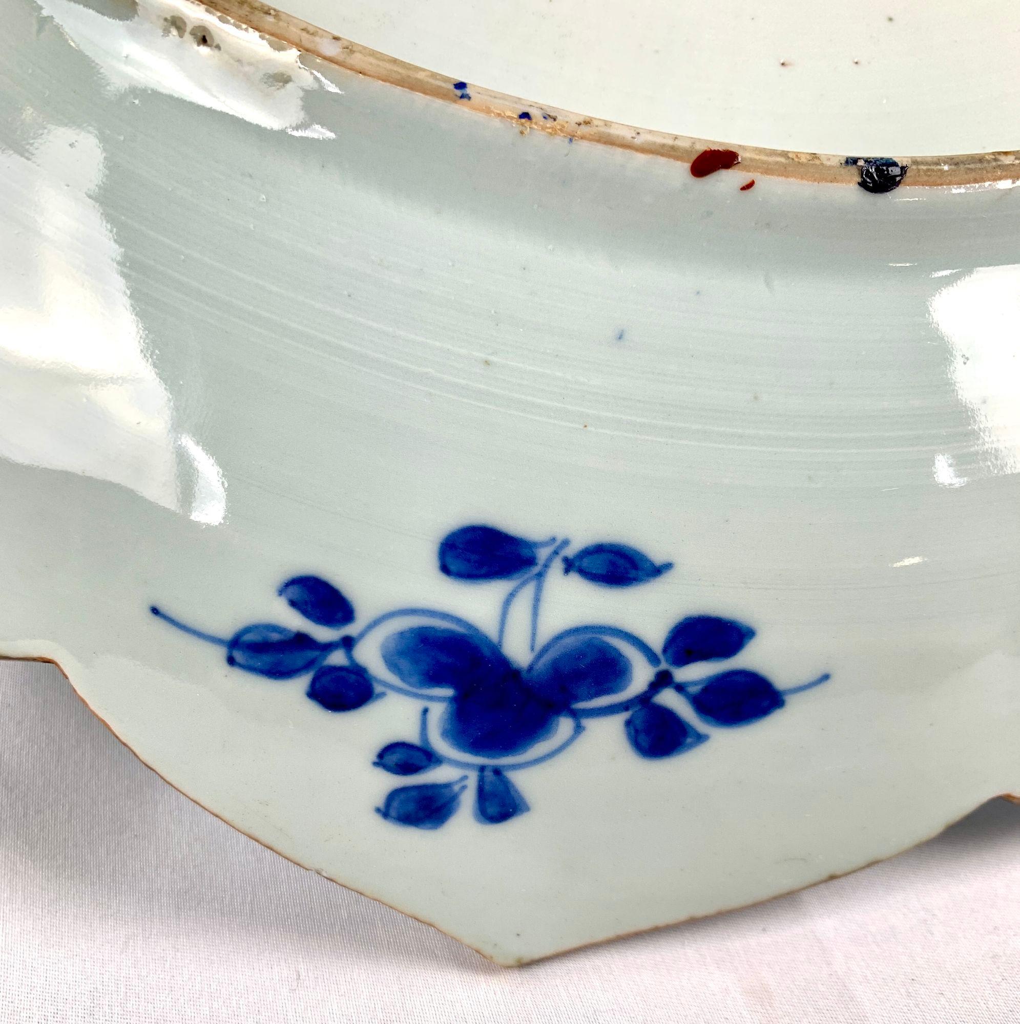 Large Blue and White Chinese Porcelain Lotus Flower Dish 18th Century C-1770 For Sale 7