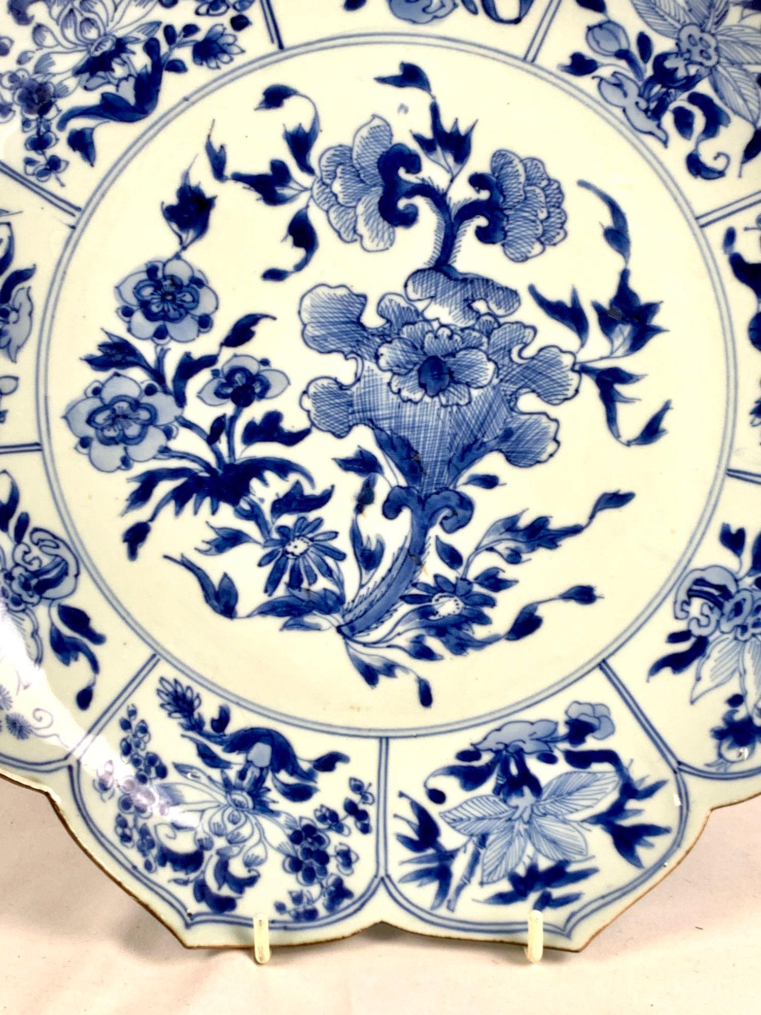 Large Blue and White Chinese Porcelain Lotus Flower Dish 18th Century C-1770 In Excellent Condition For Sale In Katonah, NY