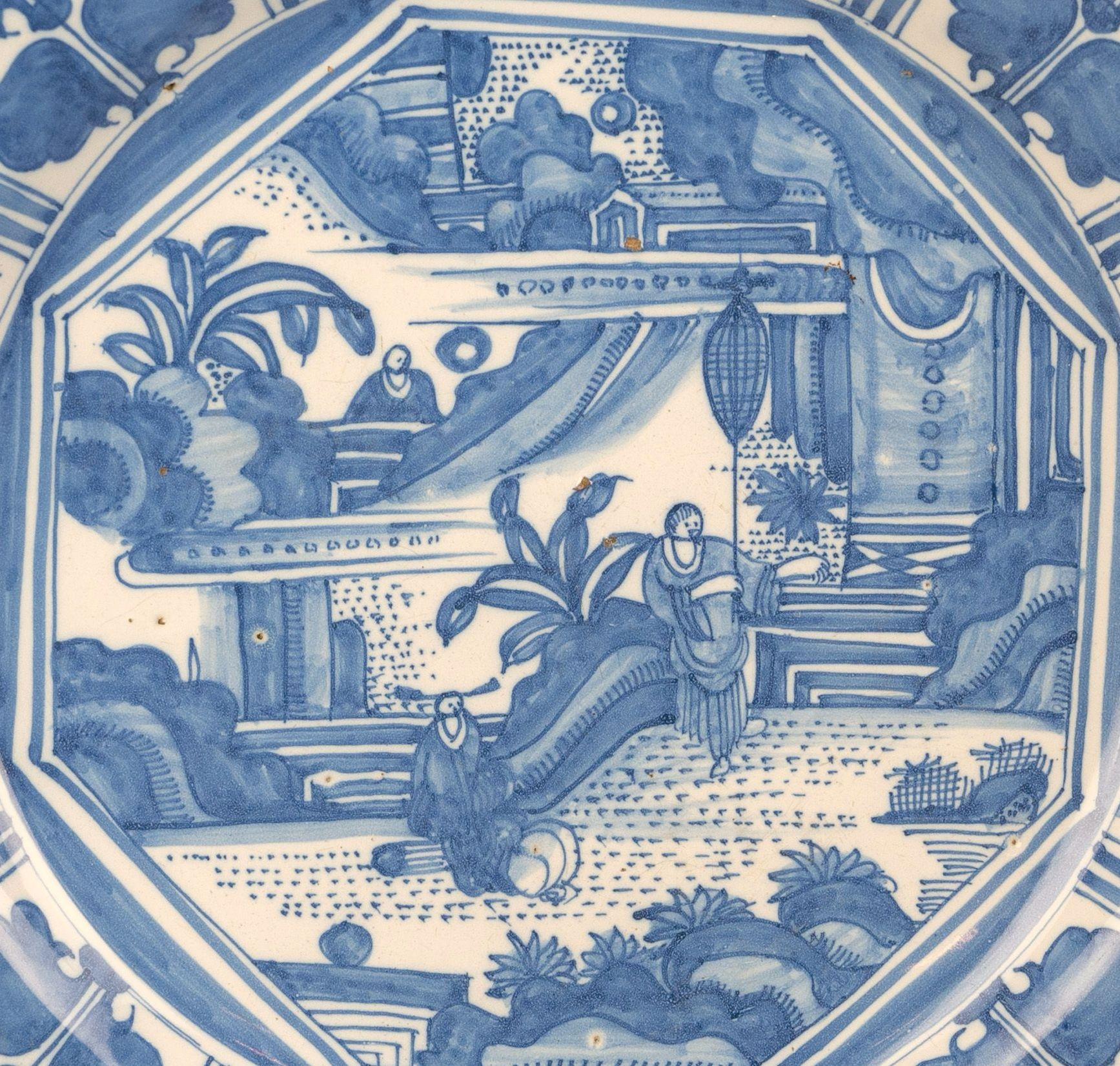 Große blau-weiße Chinoiserie-Schale aus Delfter Porzellan, um 1670, chinesische Figuren (Barock) im Angebot