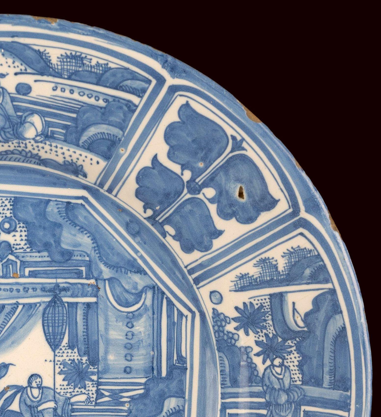 Große blau-weiße Chinoiserie-Schale aus Delfter Porzellan, um 1670, chinesische Figuren (Glasiert) im Angebot