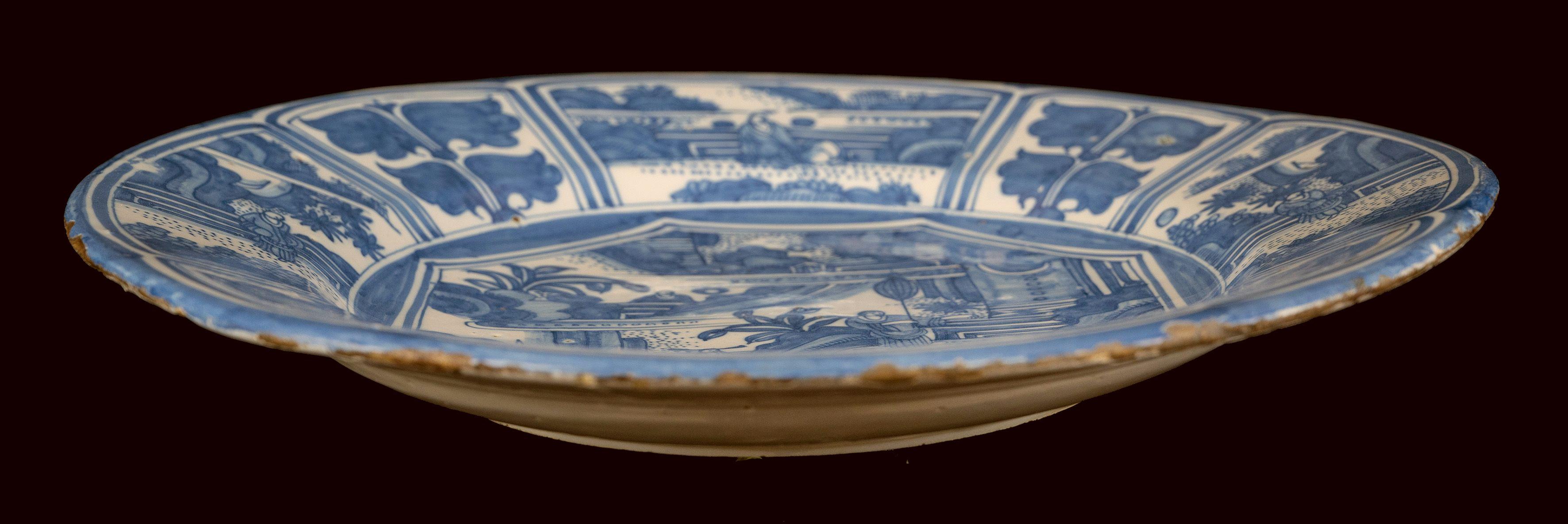 Large Blue and White Chinoiserie Dish Delft, circa 1670 Chinese Figures For Sale 1