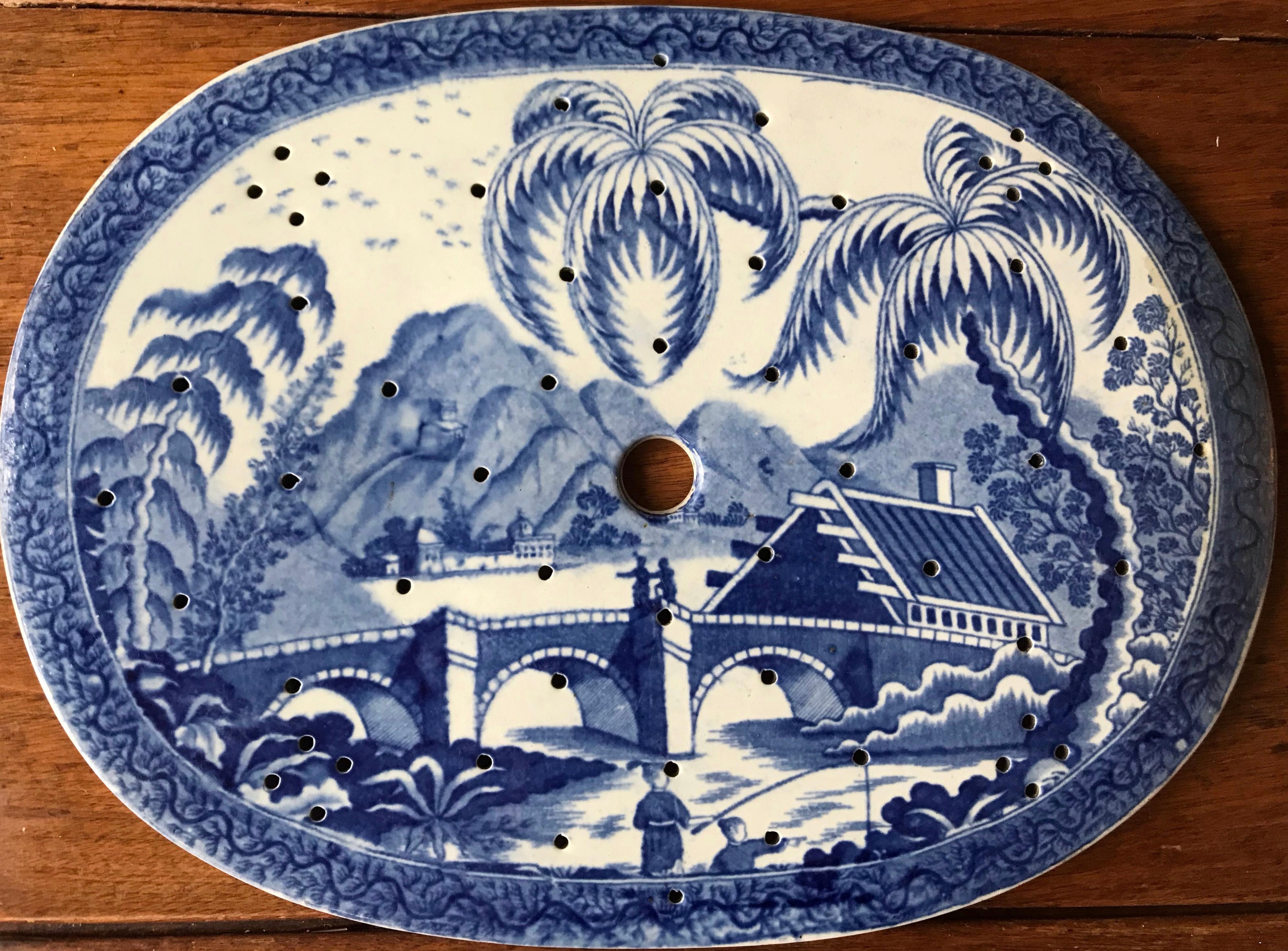 Large Blue and White Chinoiserie Strainer In Good Condition For Sale In New York, NY