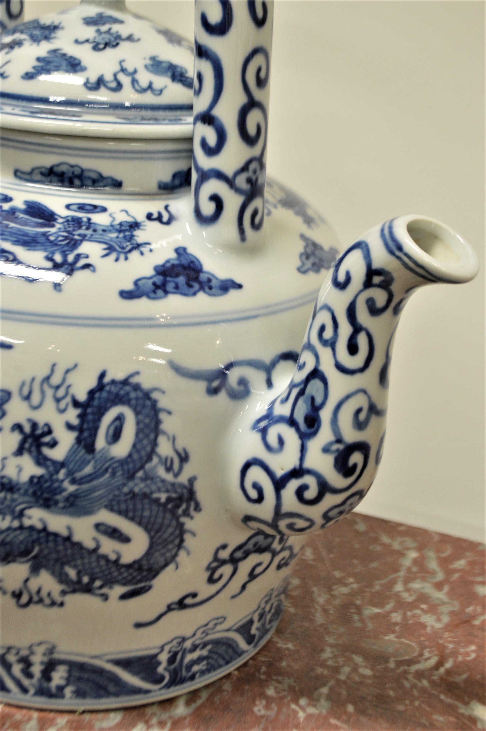 Large Blue and White Decorative Chinese Porcelain Tea Pot with Dragon Design In Excellent Condition In Oakville, ON