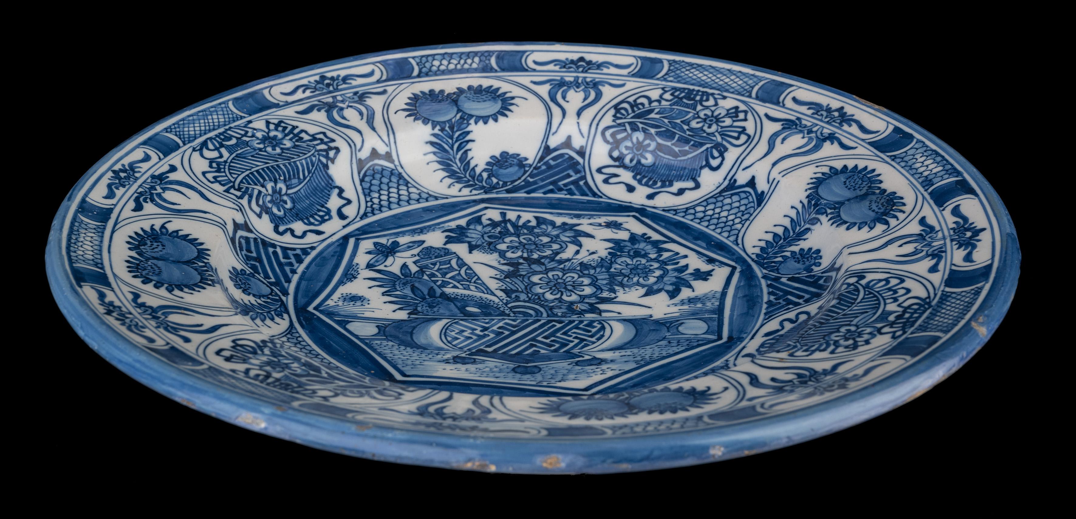 Large Blue and White Dish with a Flower Basket Delft, 1650-1680 For Sale 1