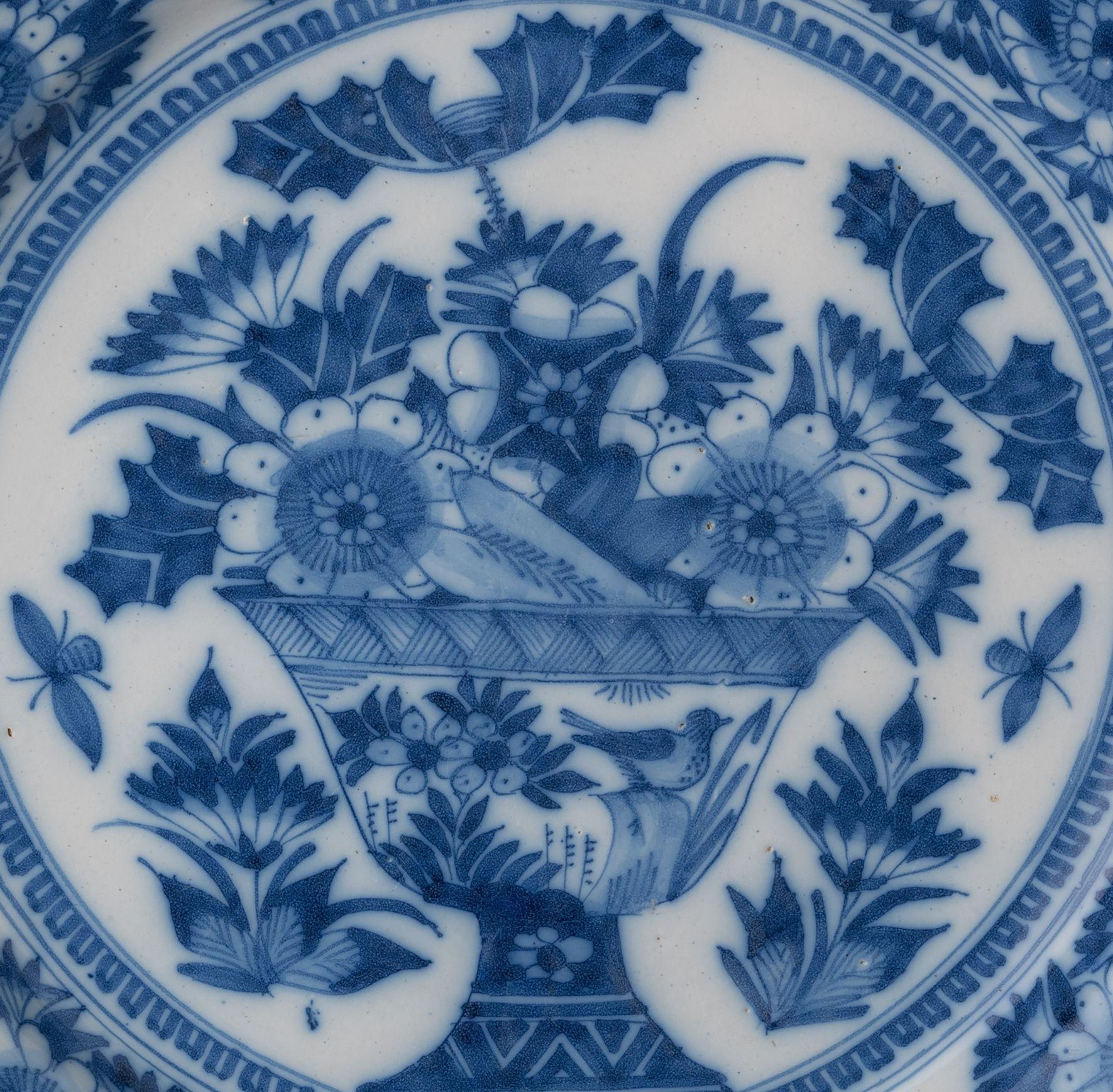 Large Blue and White Dish with Flower Vase, Delft, 1665-1675 For Sale 1