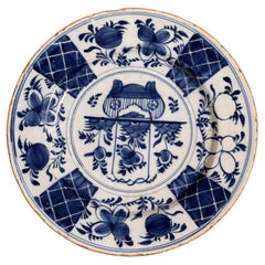Grand chargeur Delft anglais bleu et blanc, XVIIIe siècle