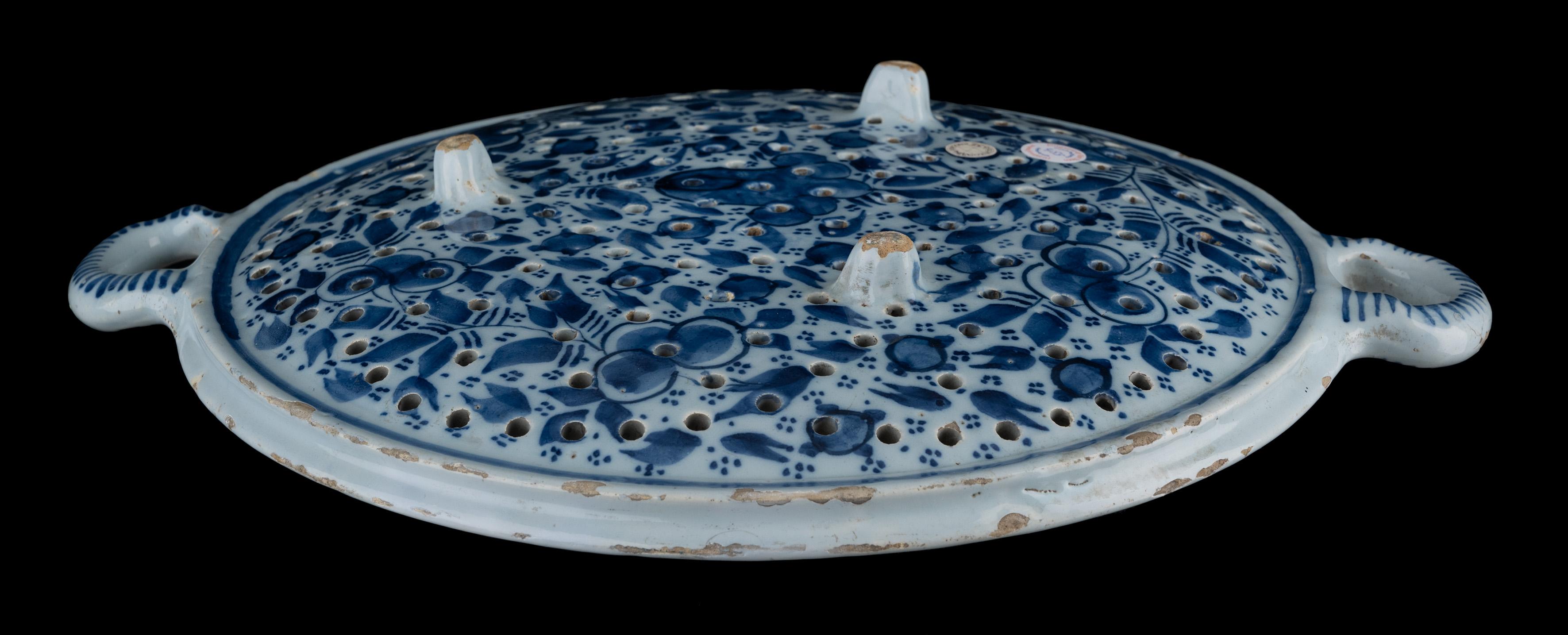 Dutch Large blue and white fish colander Delft, 1725-1750 For Sale