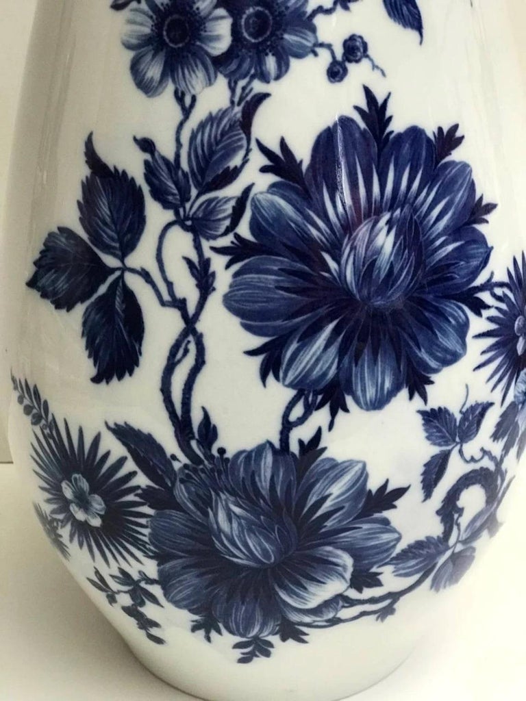 Large Blue and White Kobalt Porcelain Vase by Schumann Arzberg Vintage Vase In Good Condition For Sale In Bastogne, BE