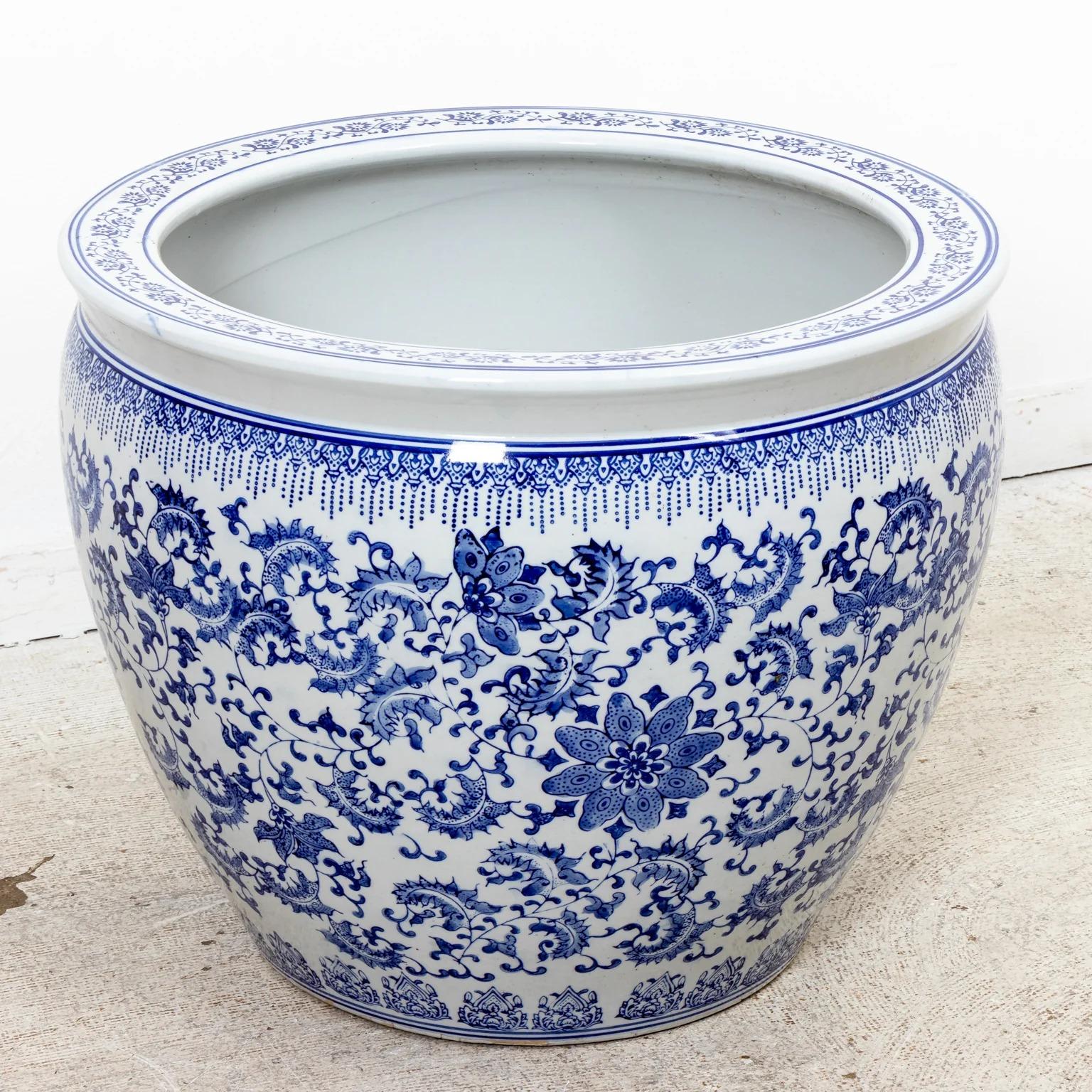 Large Blue and White Porcelain Planter In Good Condition In Stamford, CT