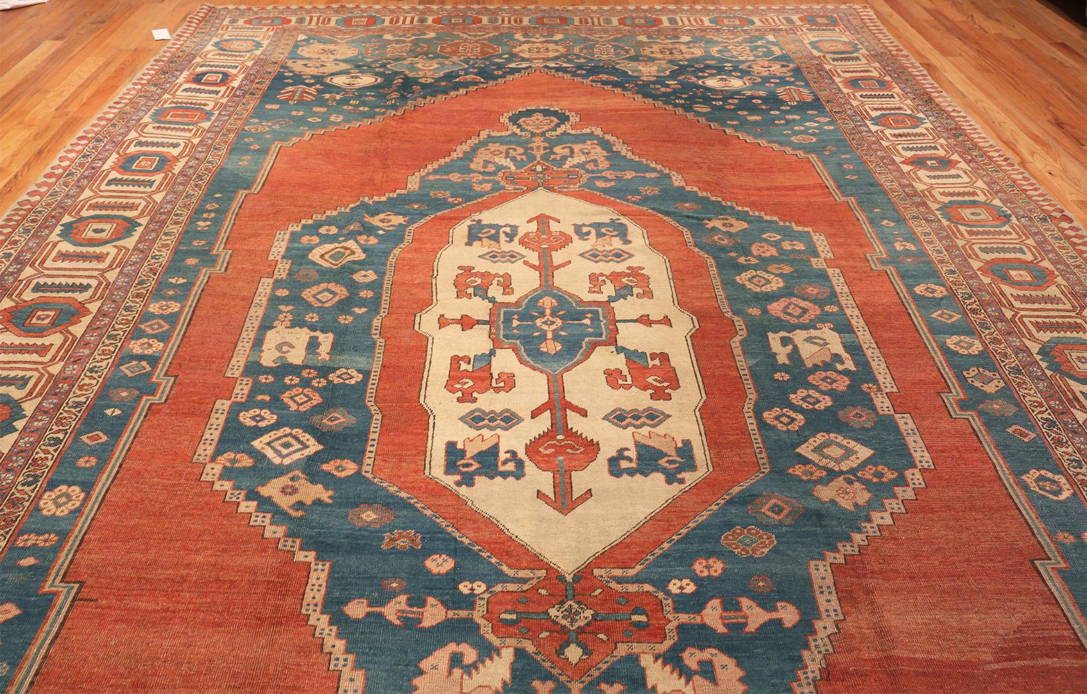 19th Century Nazmiyal Collection Antique Persian Bakshaish Rug. Size: 11 ft 6 in x 16 ft 7 in For Sale