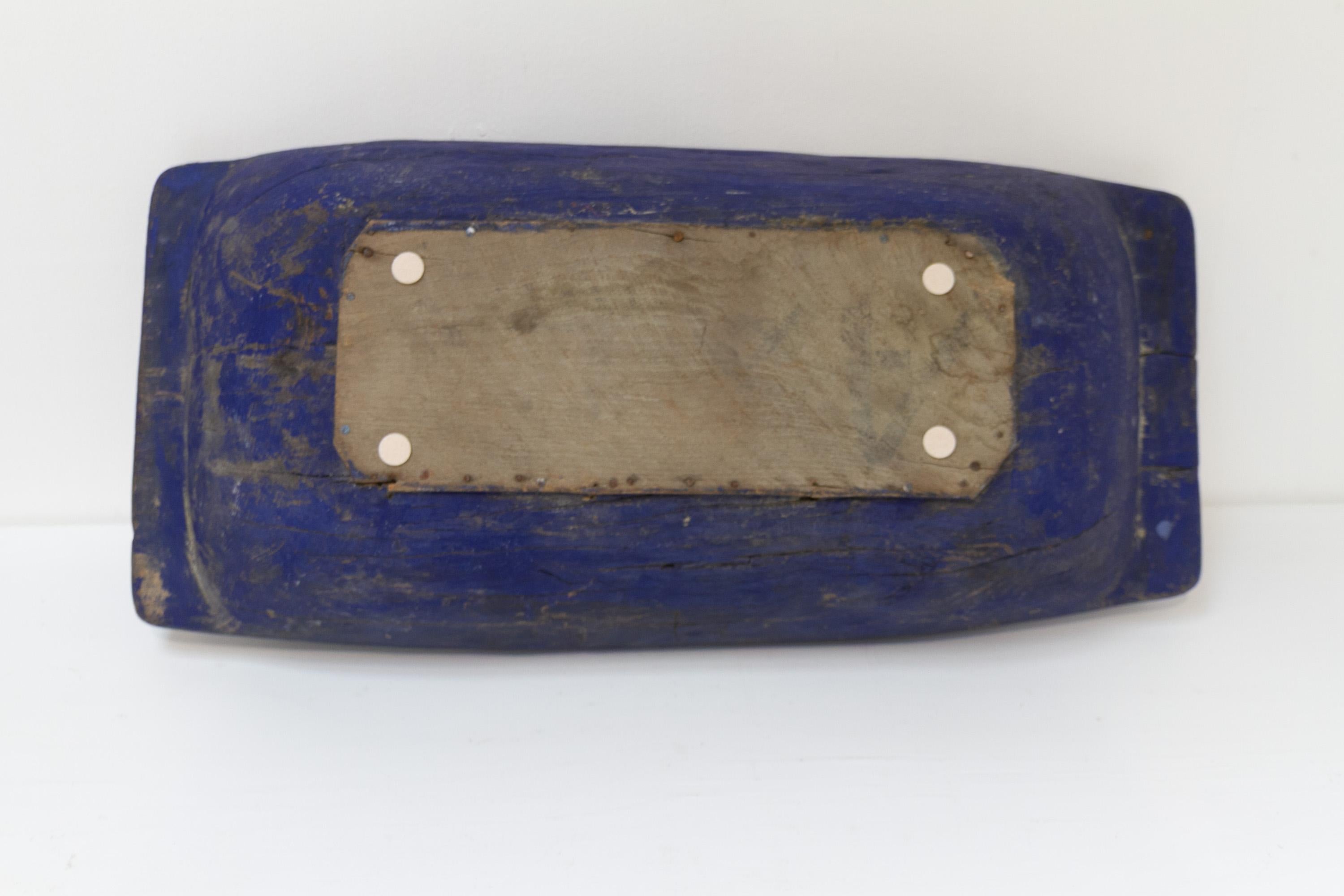 Grande abbeveratoio blu in legno dell'arte popolare svedese, fine '800. in vendita 6
