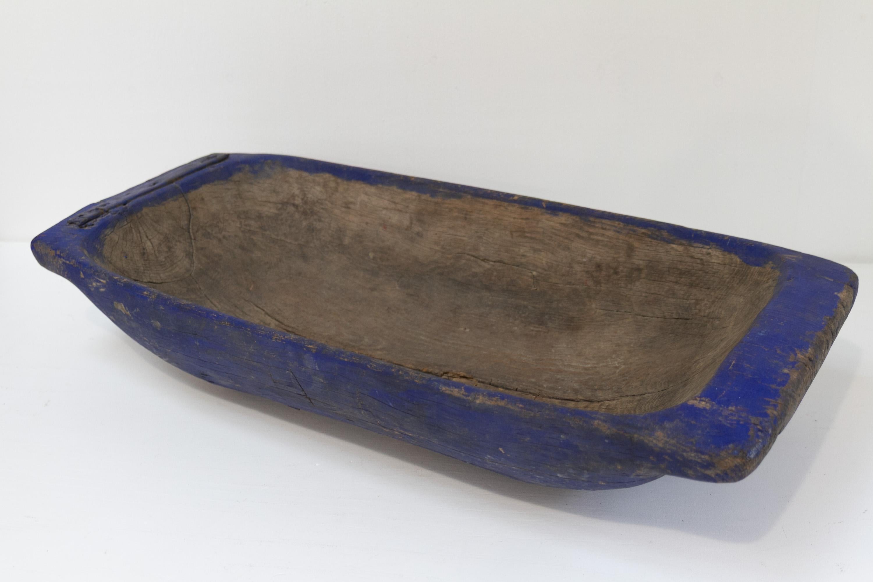 Grande abbeveratoio blu in legno dell'arte popolare svedese, fine '800. in vendita 7