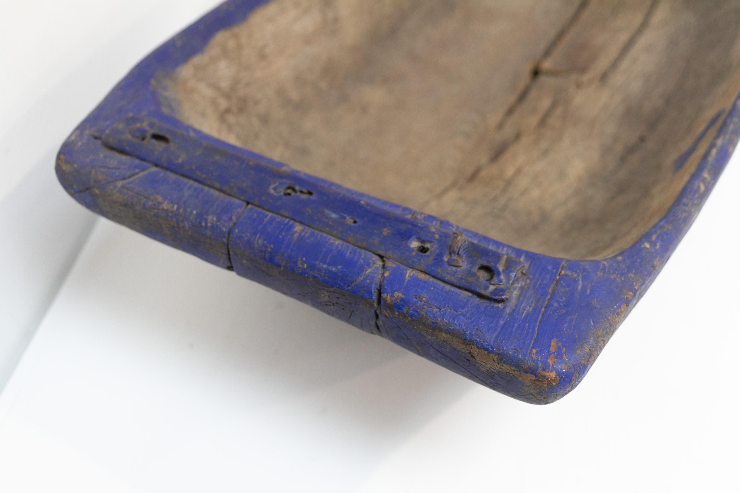 Grande abbeveratoio blu in legno dell'arte popolare svedese, fine '800. in vendita 8