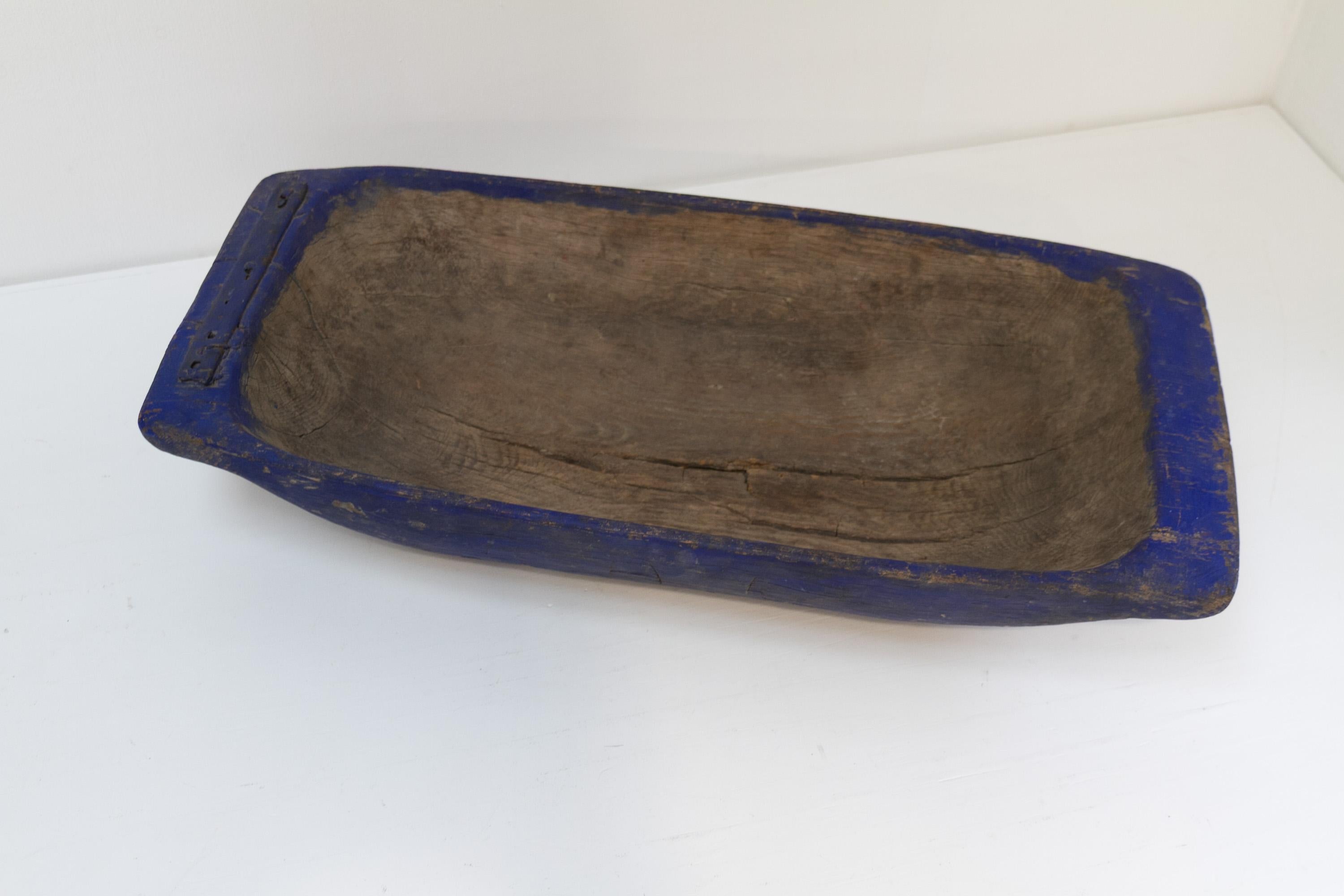 Pino Grande abbeveratoio blu in legno dell'arte popolare svedese, fine '800. in vendita