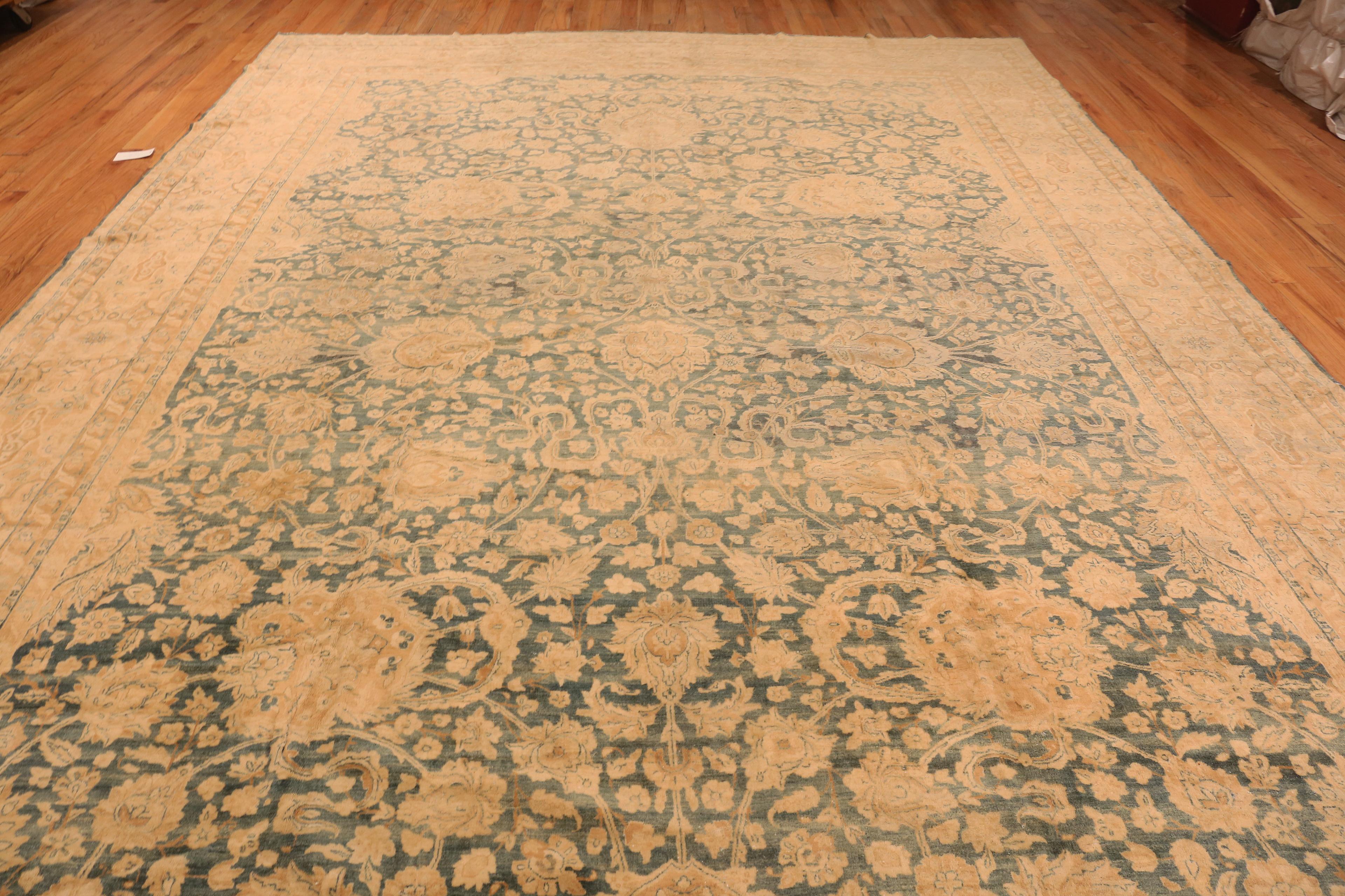 Antique Persian Kerman Area Rug. 11 ft 6 in x 17 ft 6 in For Sale 2