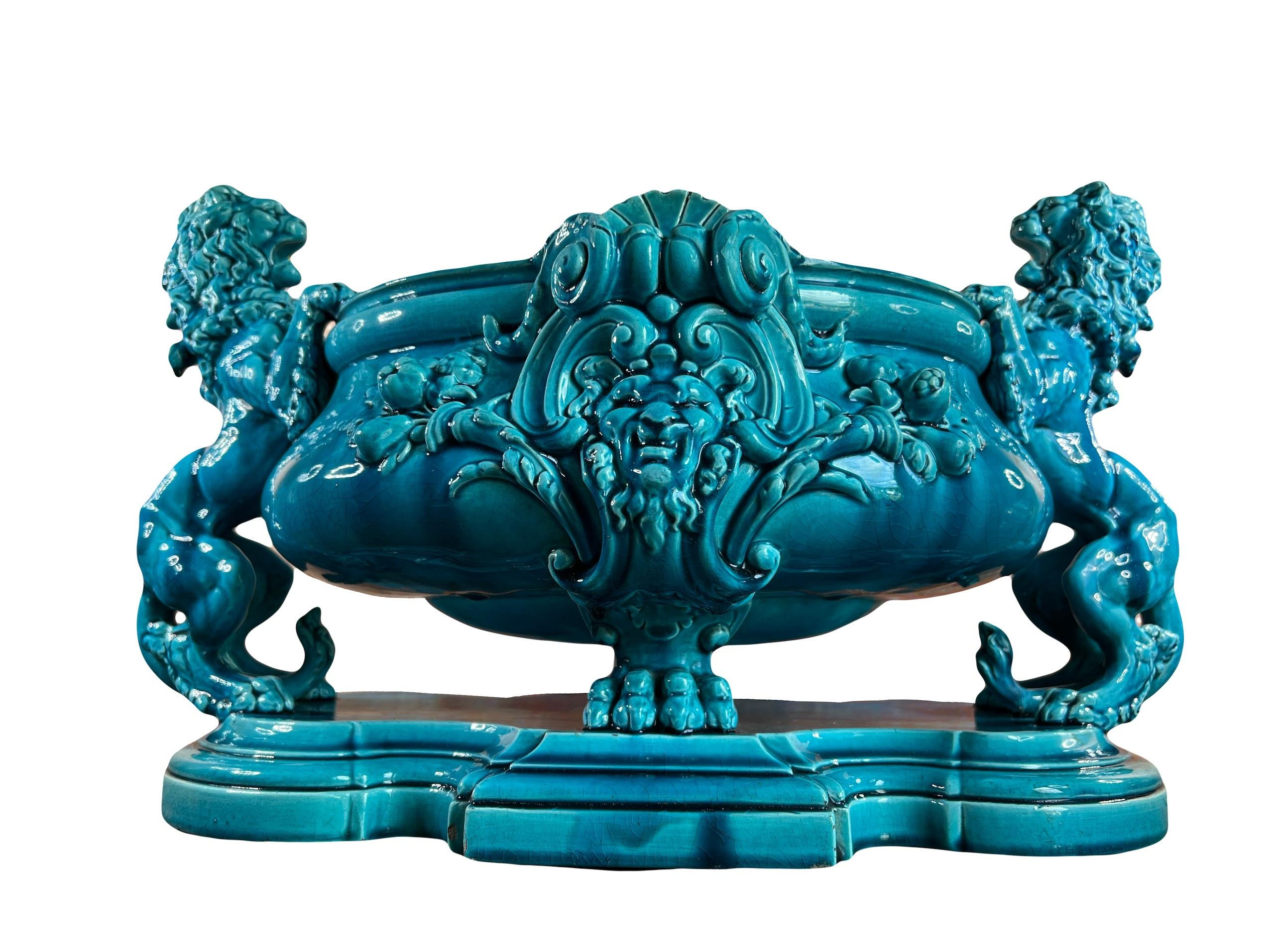 Grande centrotavola in maiolica blu di Bordeaux Jules Vieillard 19° secolo in vendita 5