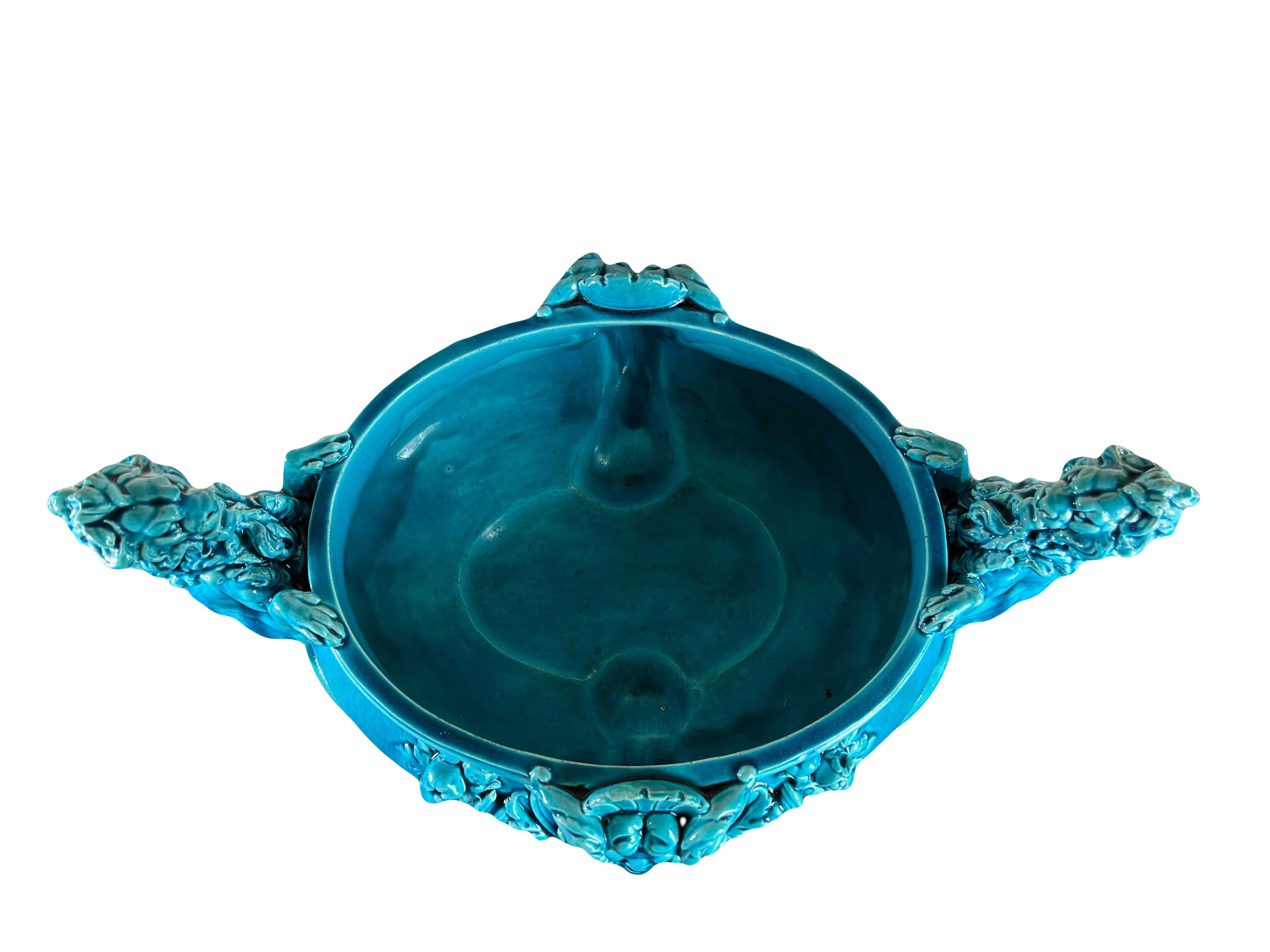 Grande centrotavola in maiolica blu di Bordeaux Jules Vieillard 19° secolo in vendita 6