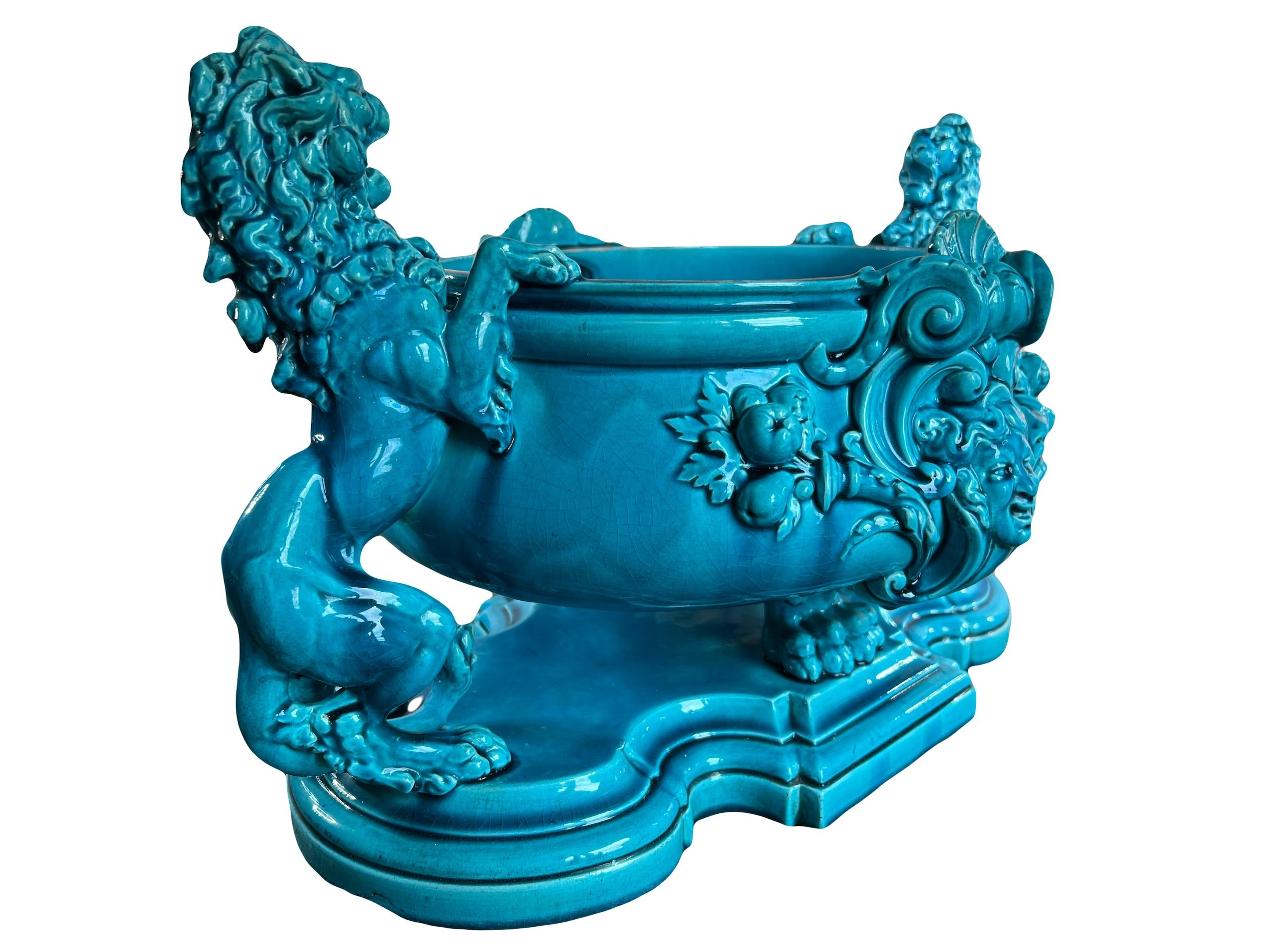 Francese Grande centrotavola in maiolica blu di Bordeaux Jules Vieillard 19° secolo in vendita