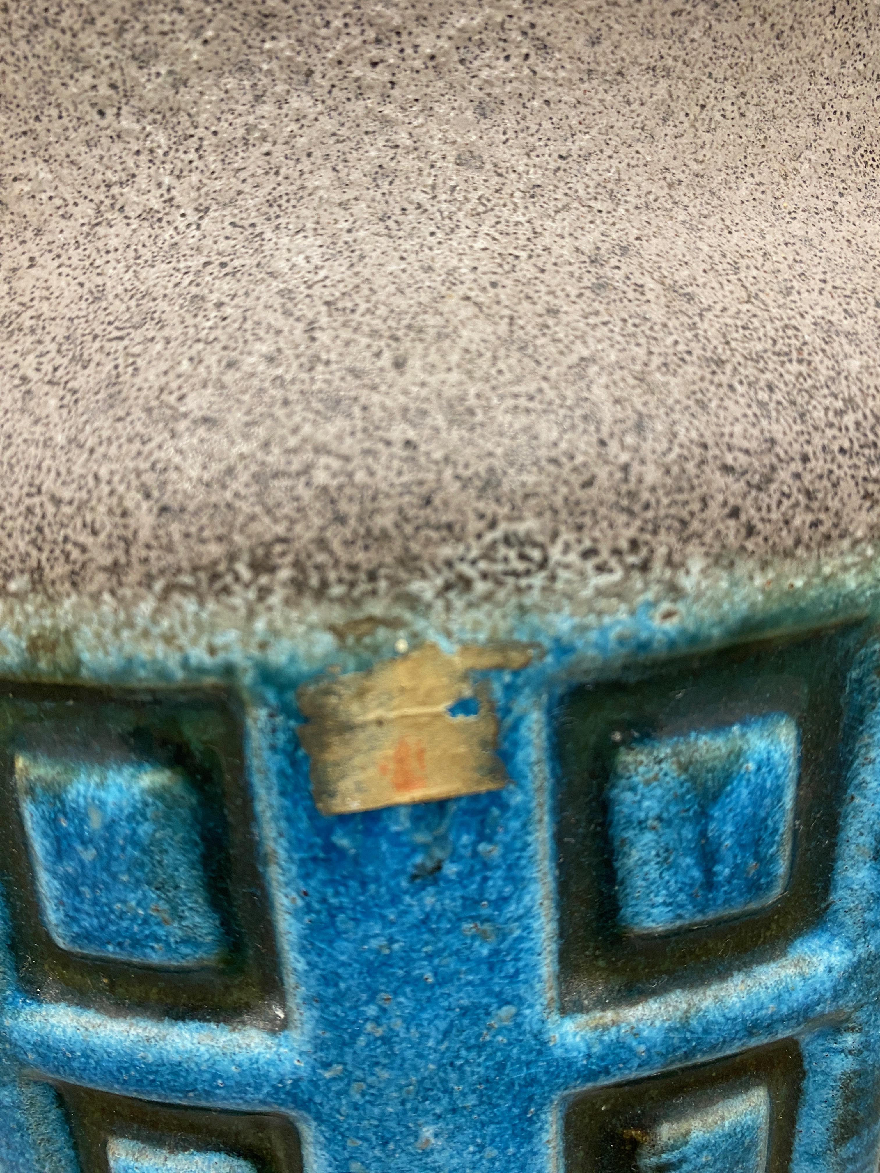 Vaso grande in ceramica blu della metà del secolo scorso con motivo grafico In condizioni buone in vendita a Berlin, Germany