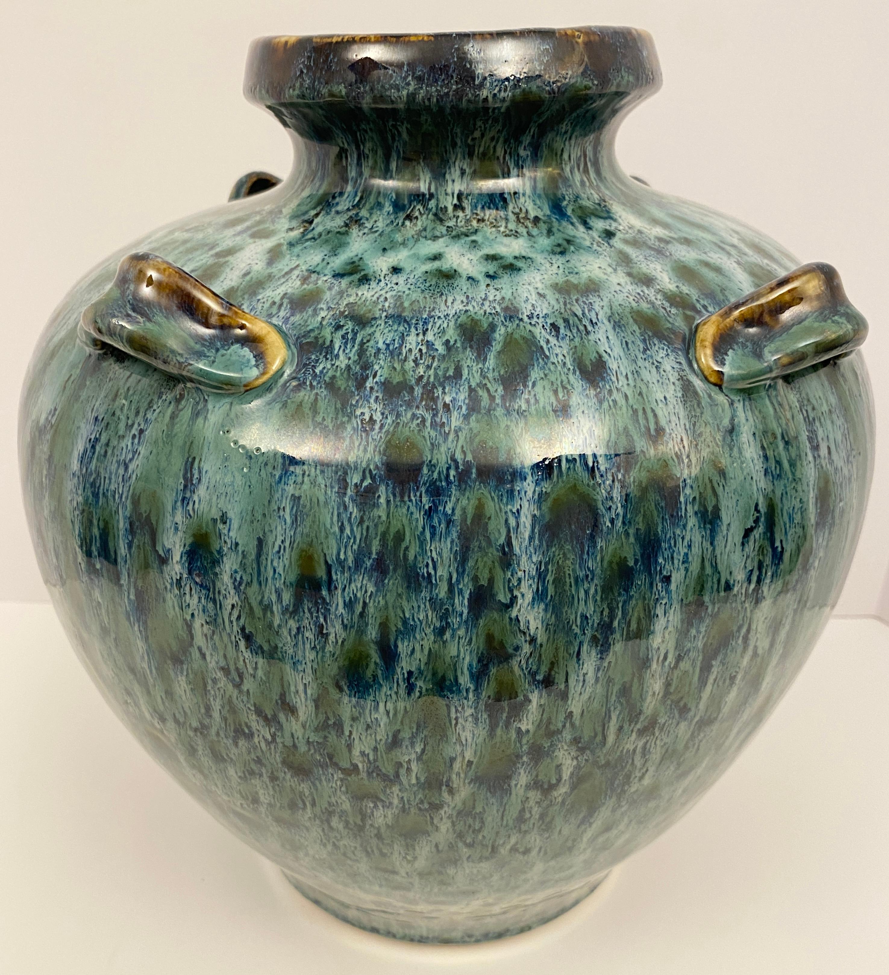 XX secolo Vaso o fioriera grande in ceramica blu in vendita