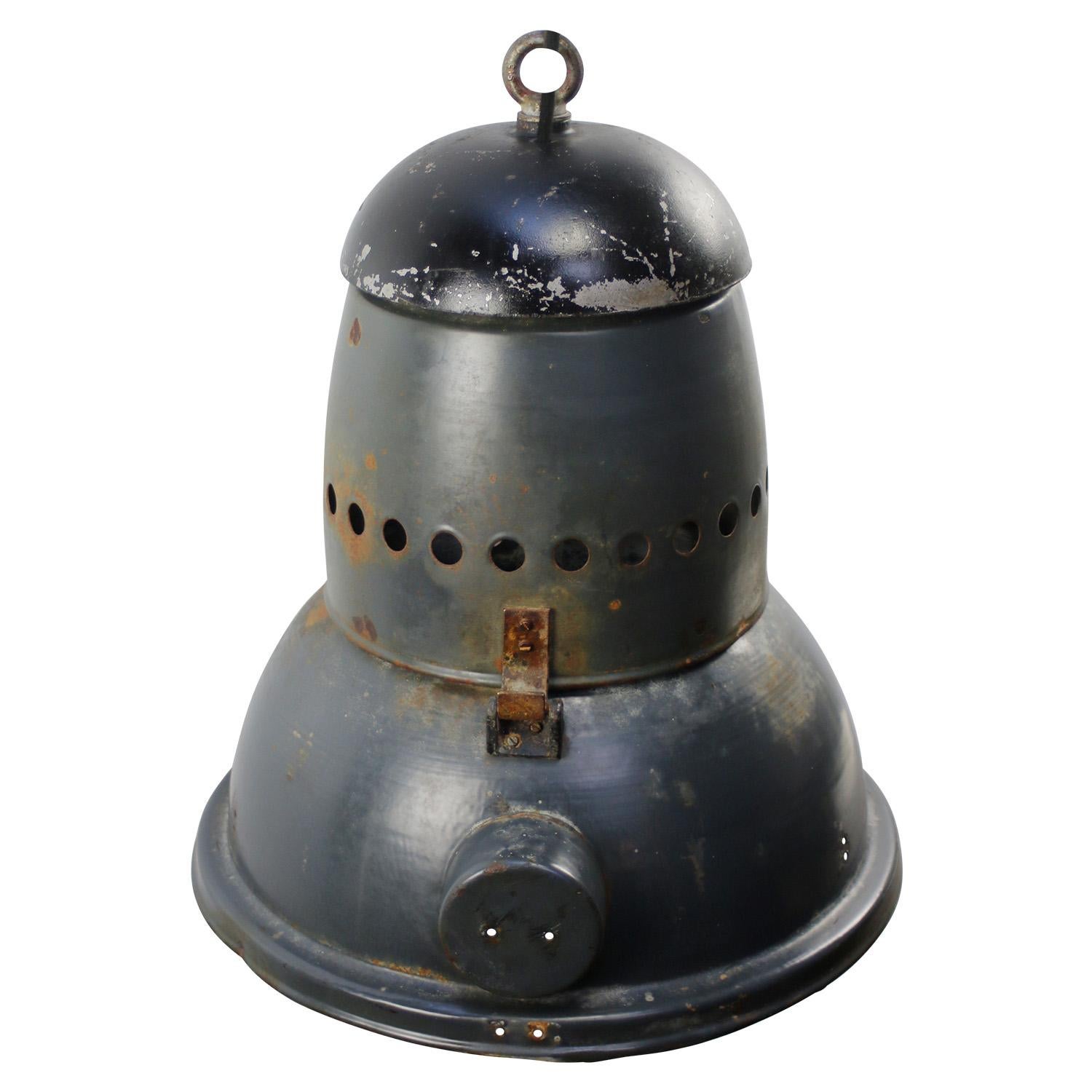 Blue enamel industrial lamp. White interior cast iron top.

Weight 7.50 kg / 16.5 lb

Priced per individual item. All lamps have been made suitable by international standards for incandescent light bulbs, energy-efficient and LED bulbs. E26/E27 bulb