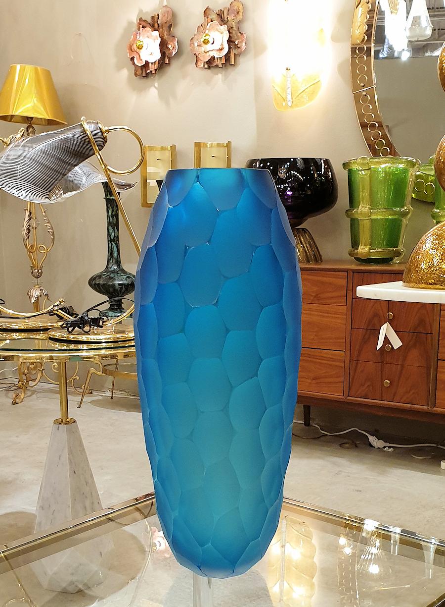 Large Mid-Century Modern Blue Faceted Murano Glass Vase by Simone Cenedese Italy 3