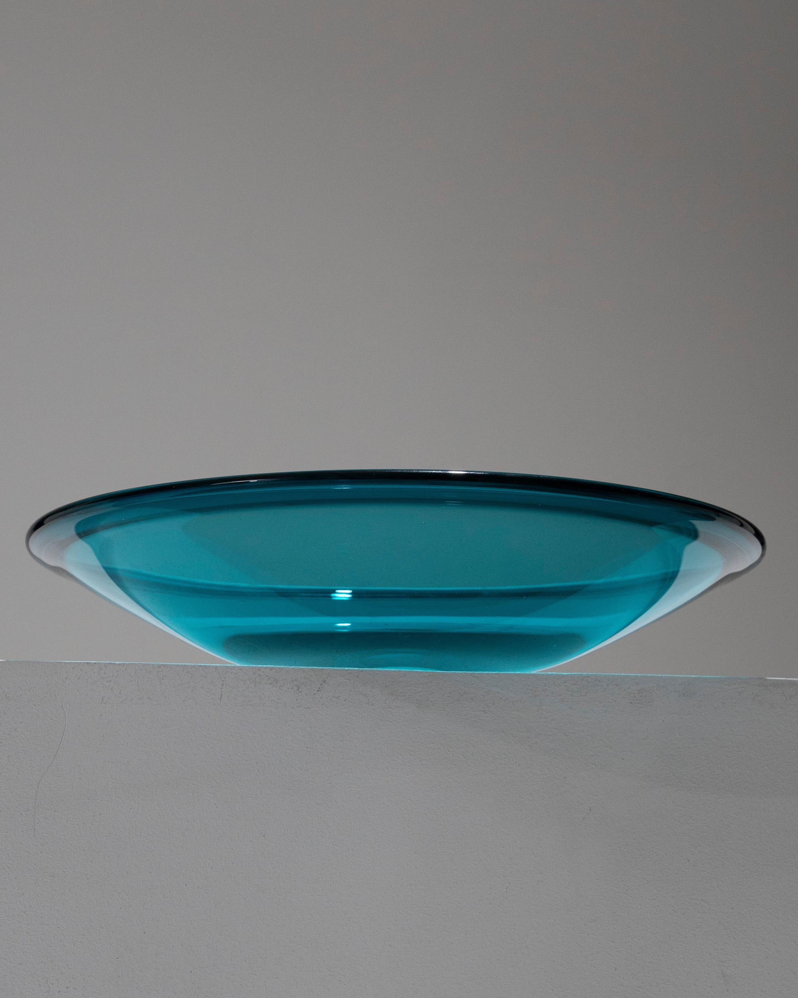 XX secolo Grande ciotola in vetro blu, anni '50 in vendita