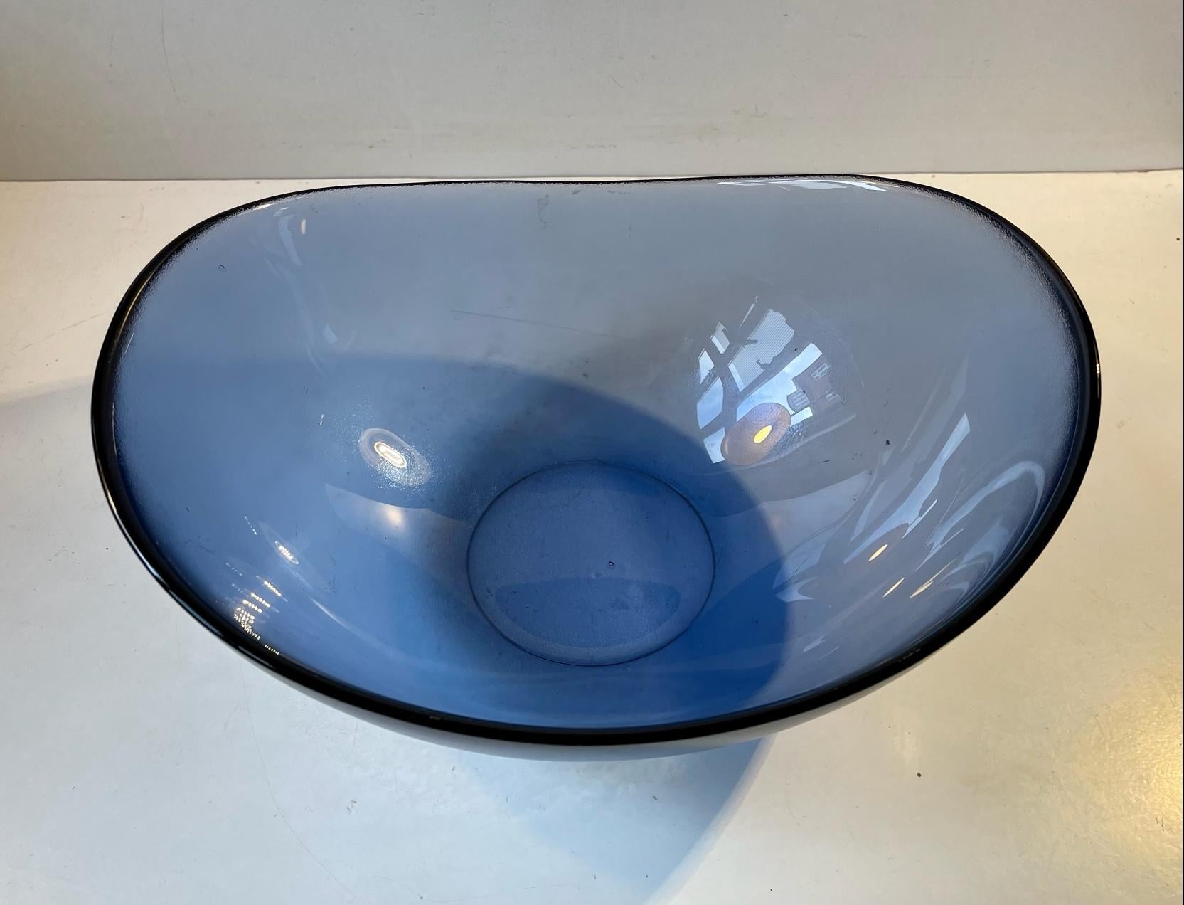 Large Blue Glass Bowl by Per Lütken for Holmegaard, 1980s For Sale 1