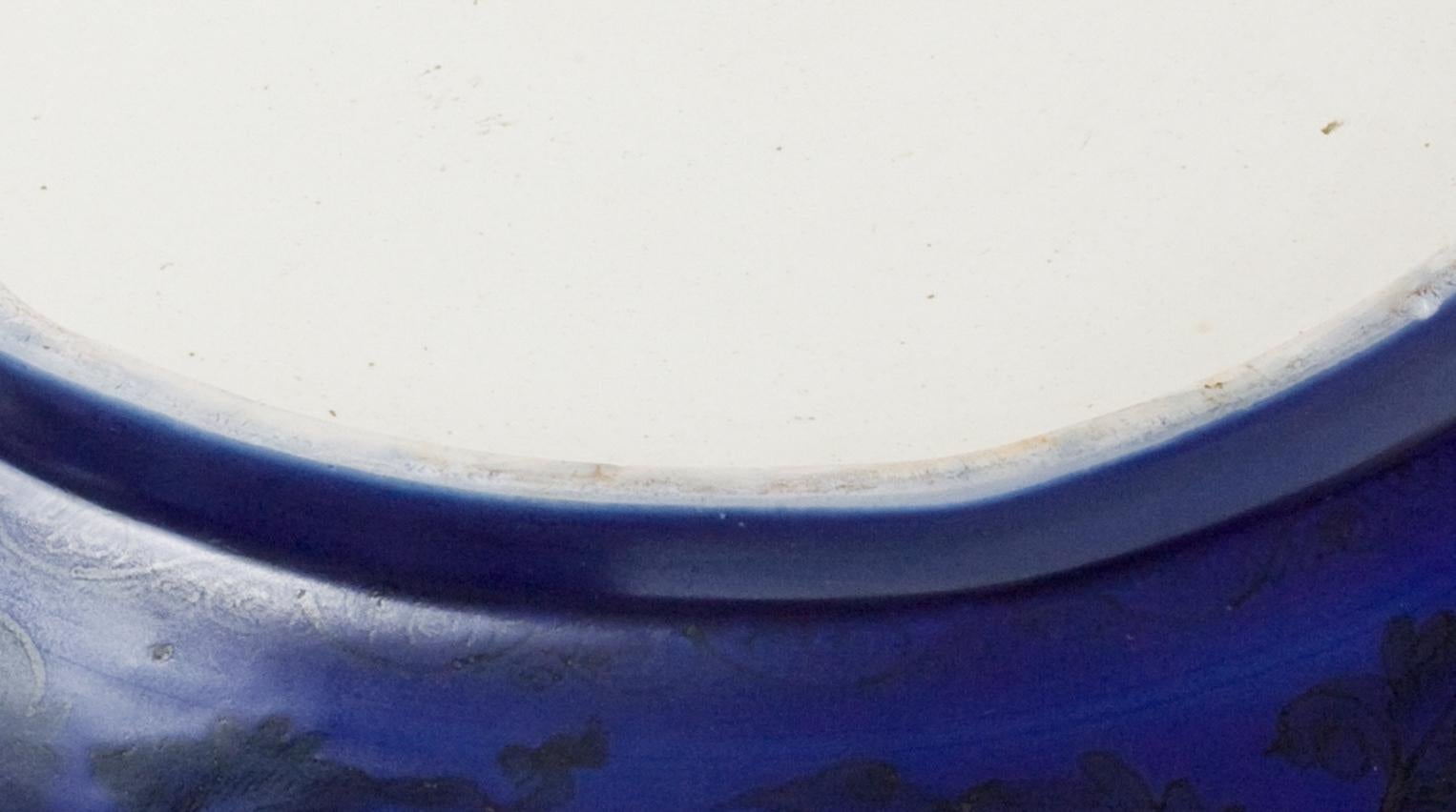 Grande e raro piatto blu smaltato 