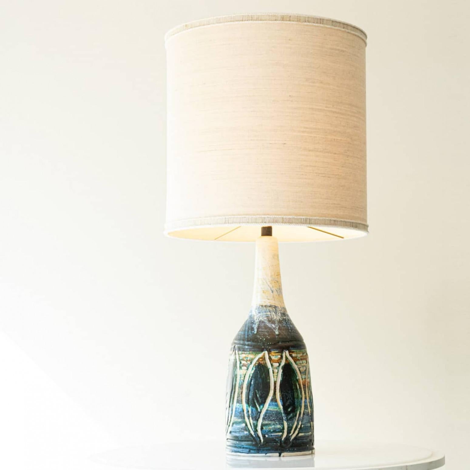 Mid-Century Modern Grand lampadaire de table en céramique bleu vert, nouvel abat-jour de R. Houben, 1970 en vente