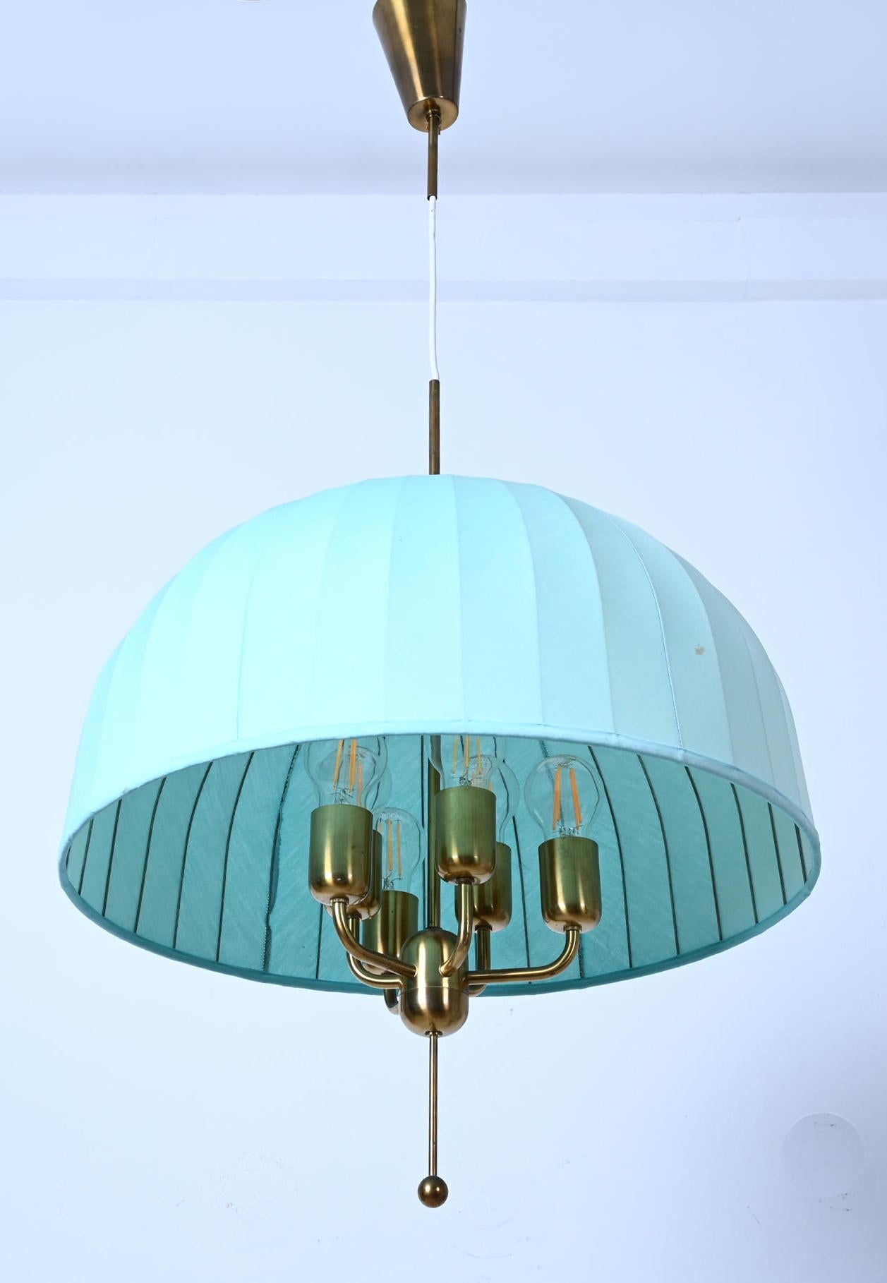 Scandinavo moderno Grande ciondolo da soffitto blu Hans-Agne Jakobsson Caroline in vendita