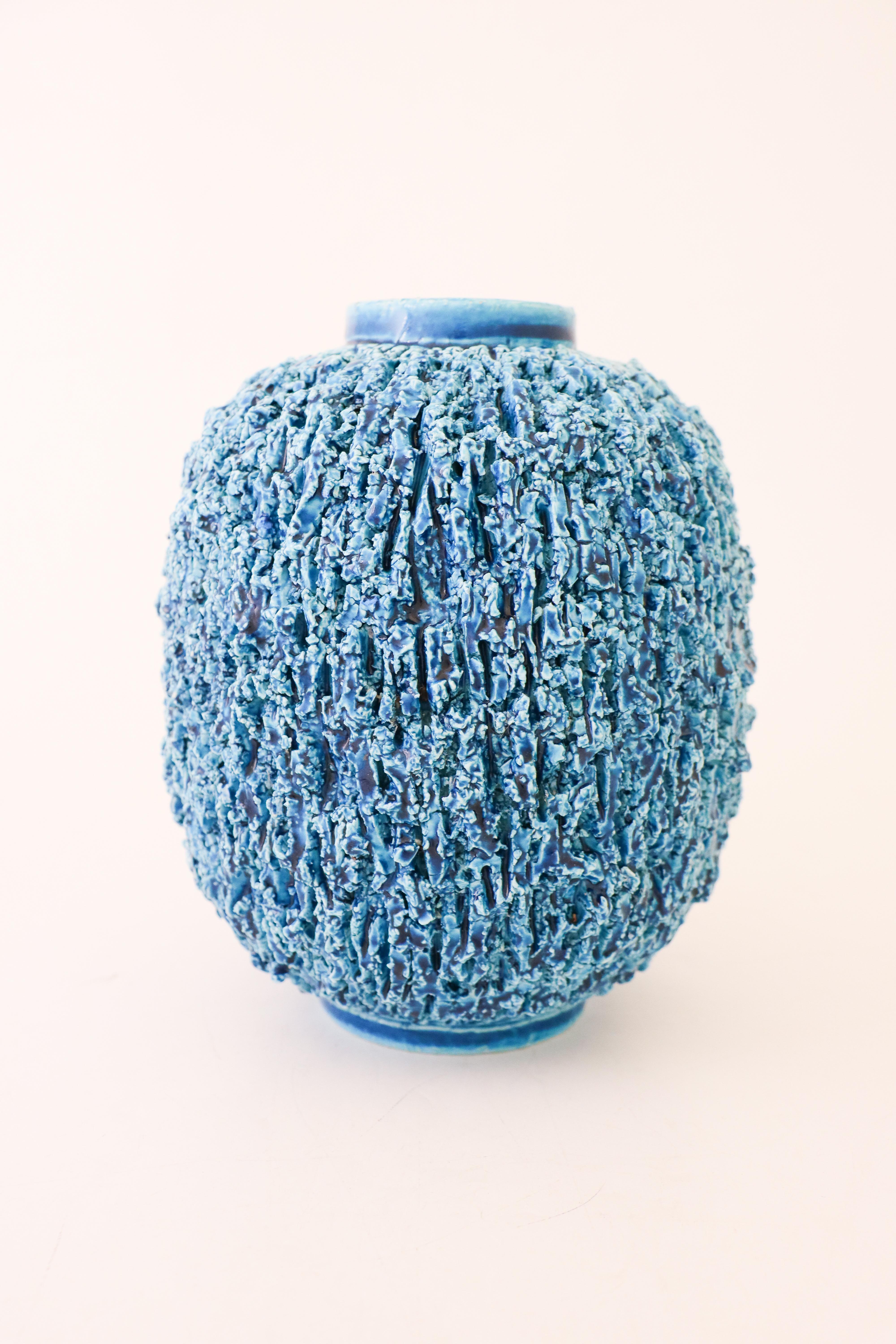 Large Blue Hedgehog Vase, Ceramic, Gunnar Nylund Rörstrand, Scandinavian Modern In Excellent Condition In Stockholm, SE
