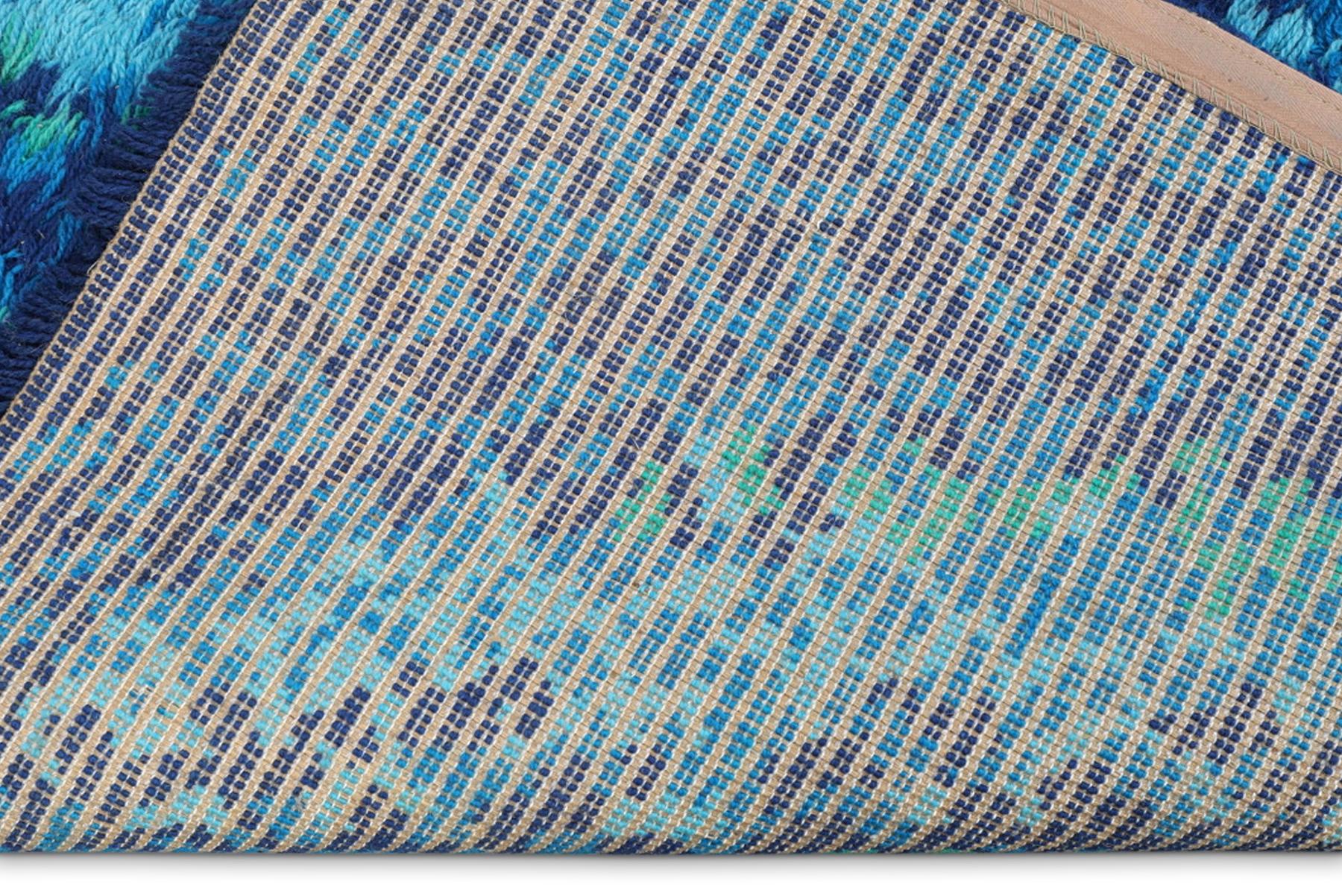 20ième siècle Grand tapis Rya bleu à poils longs par Strehog Norden en vente