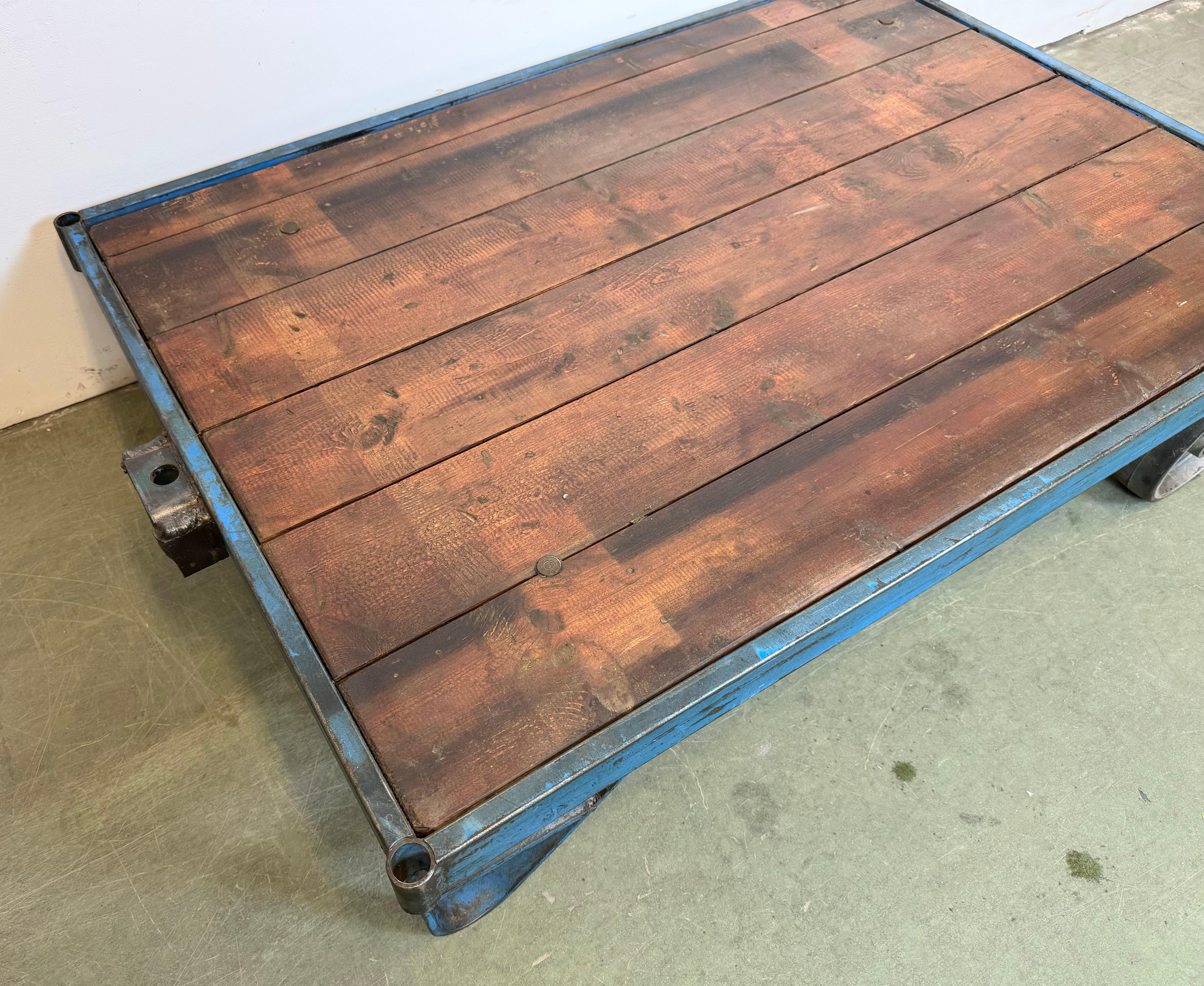 Large Blue Industrial Coffee Table Cart, 1960s For Sale 4
