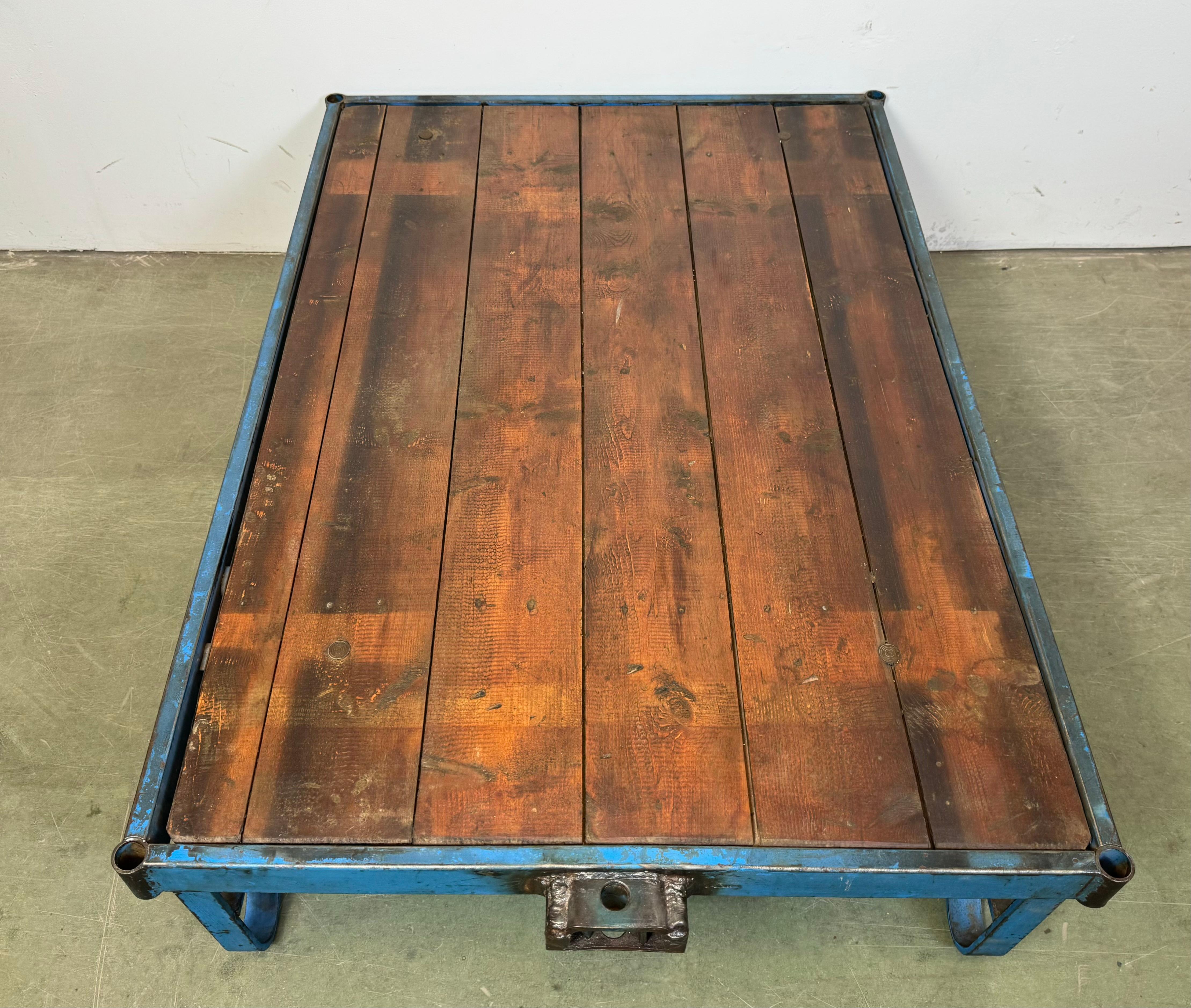 Large Blue Industrial Coffee Table Cart, 1960s For Sale 6