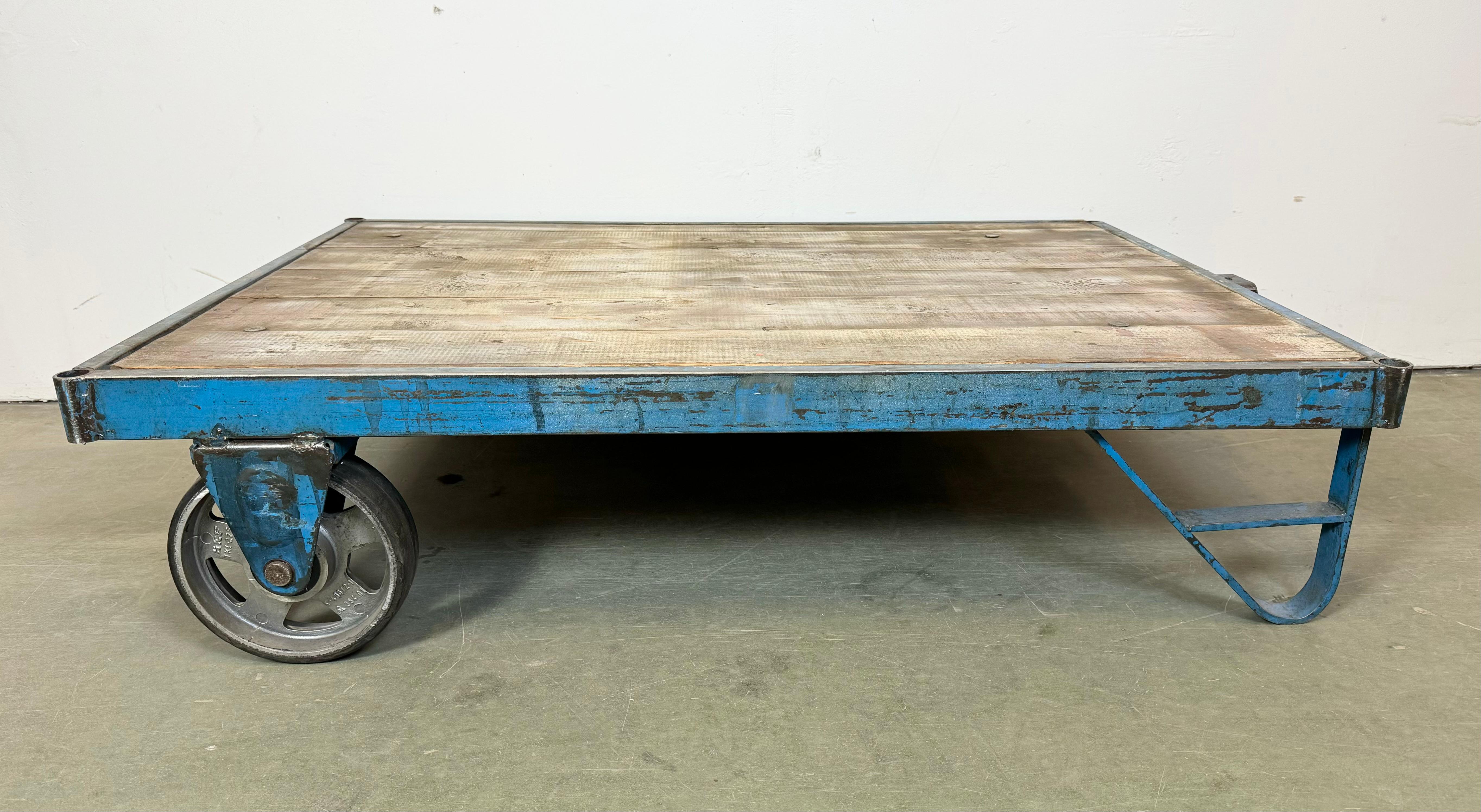 Large Blue Industrial Coffee Table Cart, 1960s For Sale 9