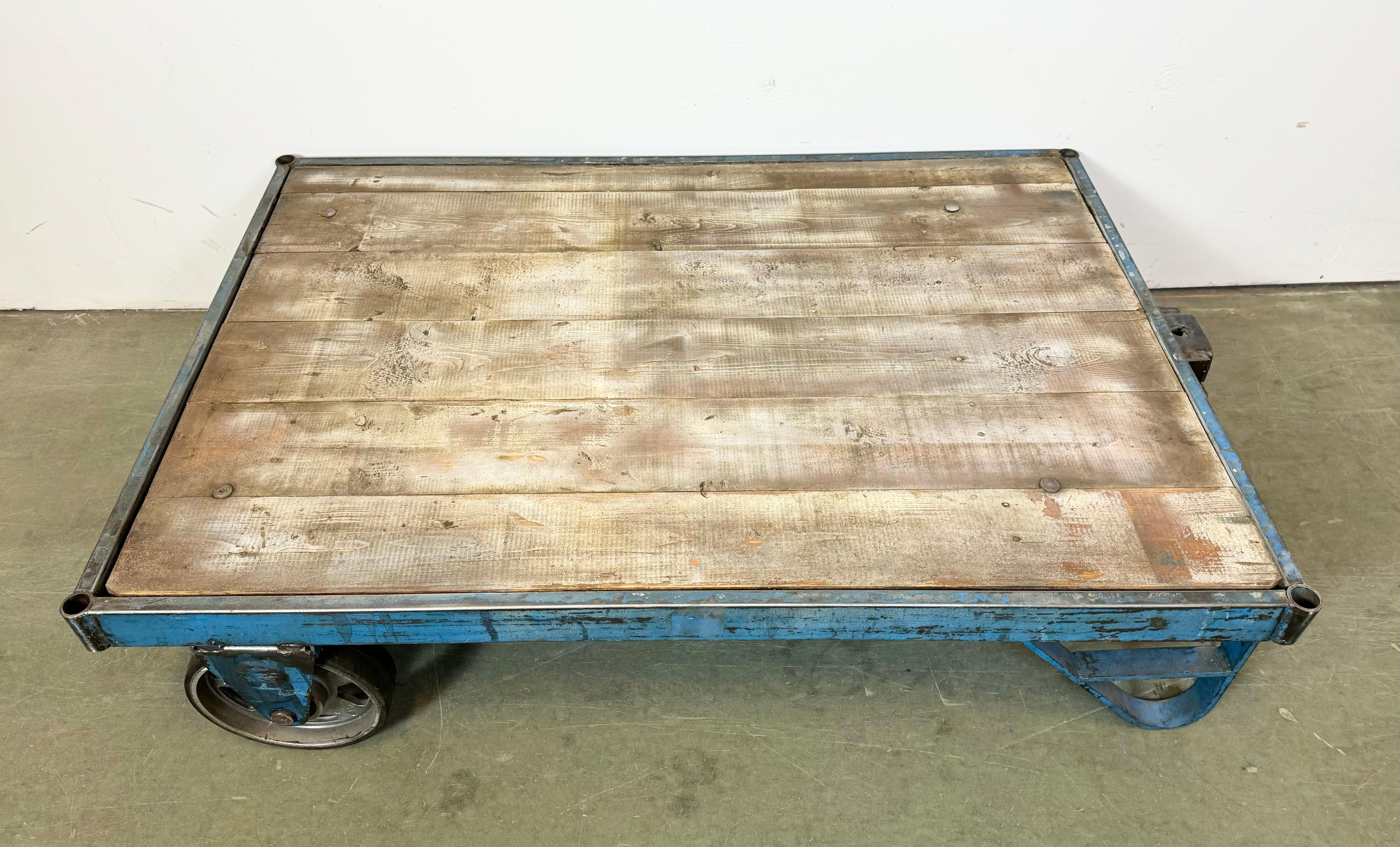 Large Blue Industrial Coffee Table Cart, 1960s For Sale 11