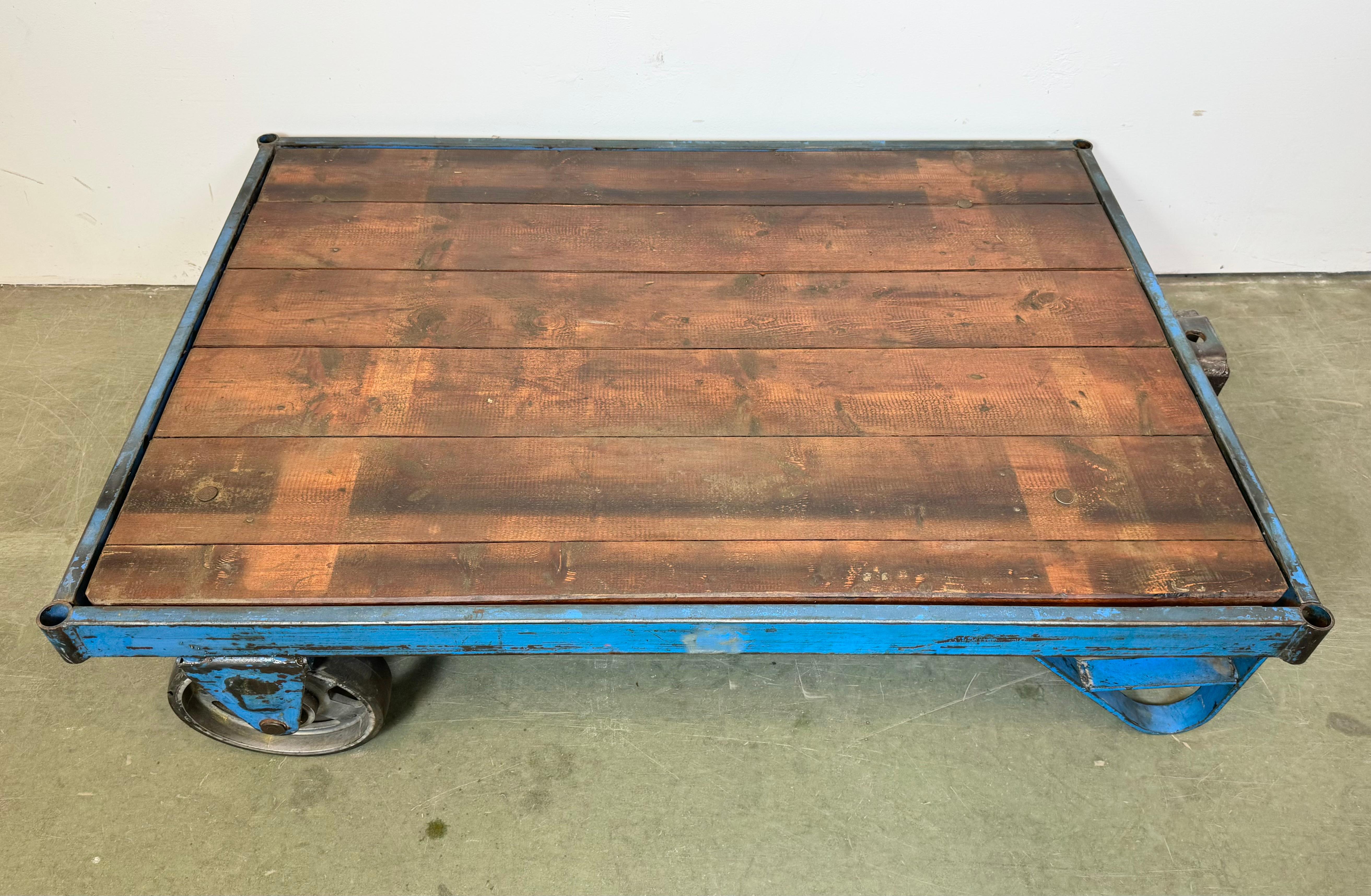 Large Blue Industrial Coffee Table Cart, 1960s For Sale 13