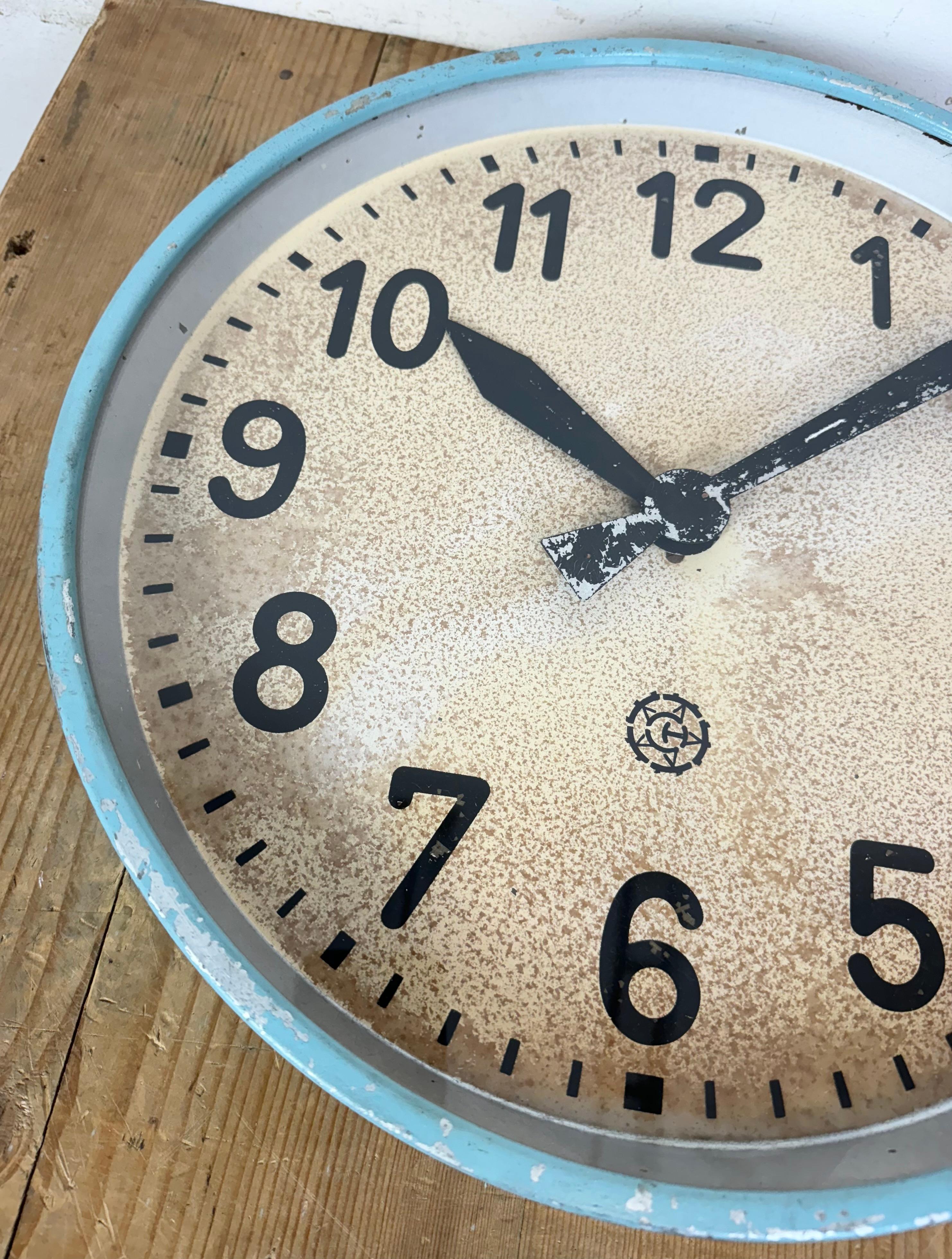 Grande horloge murale industrielle bleue de Chronotechna, années 1950 en vente 6