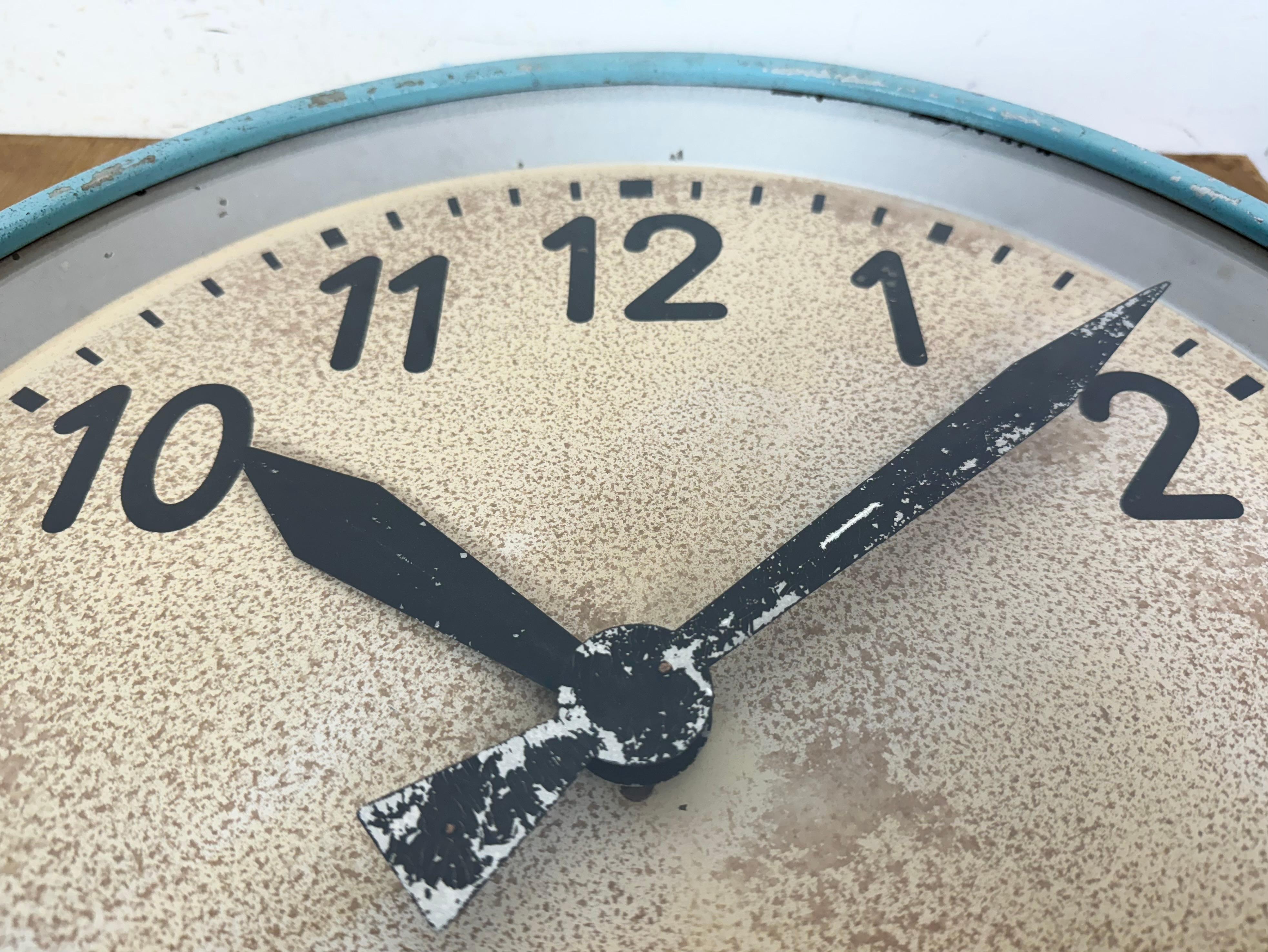 Grande horloge murale industrielle bleue de Chronotechna, années 1950 en vente 11