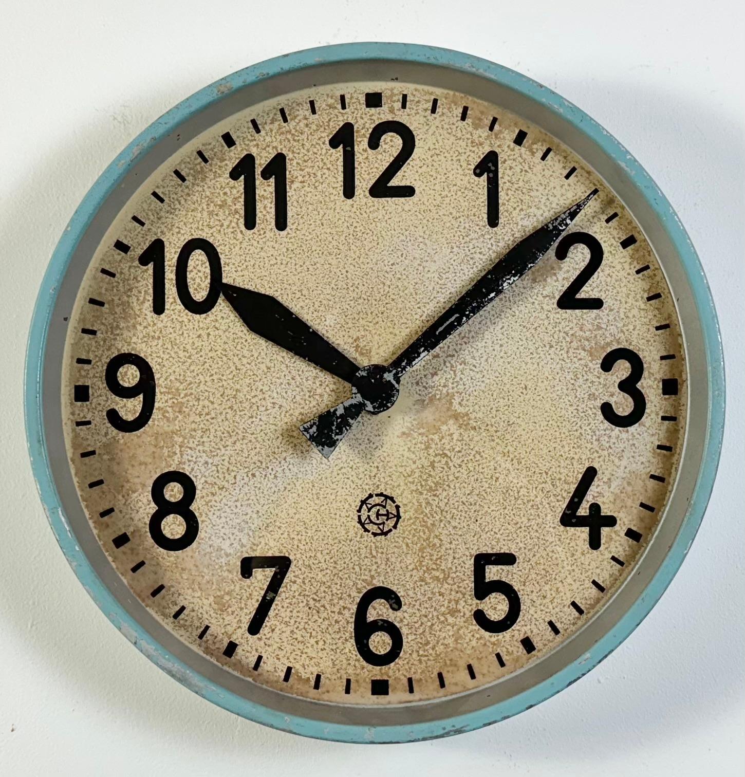 Industriel Grande horloge murale industrielle bleue de Chronotechna, années 1950 en vente