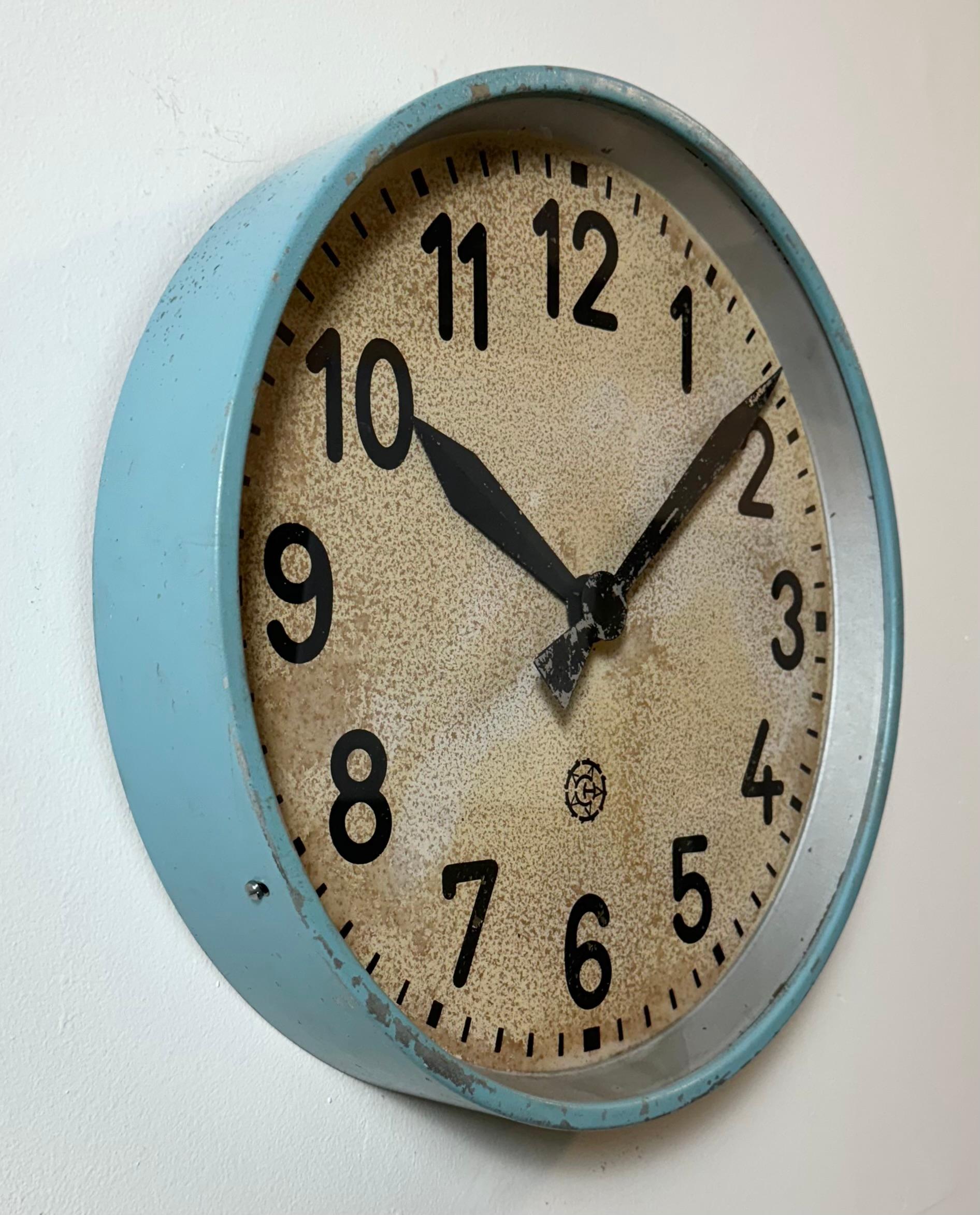 20ième siècle Grande horloge murale industrielle bleue de Chronotechna, années 1950 en vente