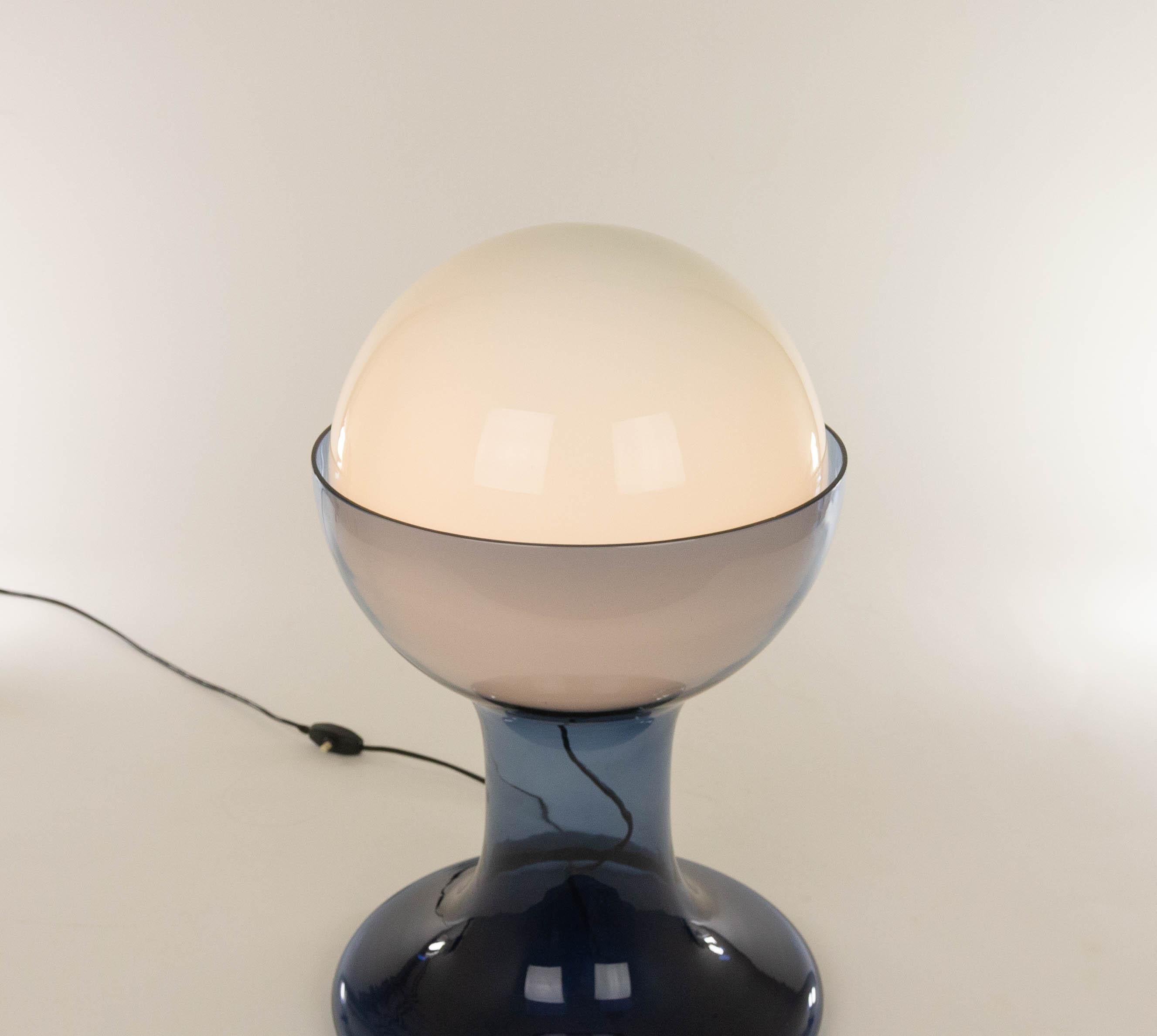 Große blaue LT 216 Tischlampe von Carlo Nason für A.V. Mazzega, 1960er Jahre (Moderne der Mitte des Jahrhunderts) im Angebot